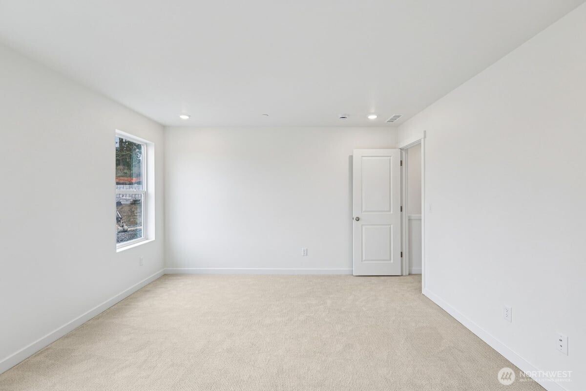 1443 121st Avenue Mb 08 Property Photo 18