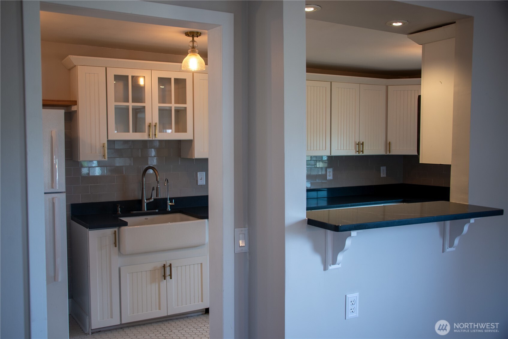 908 Washington Avenue Property Photo 8