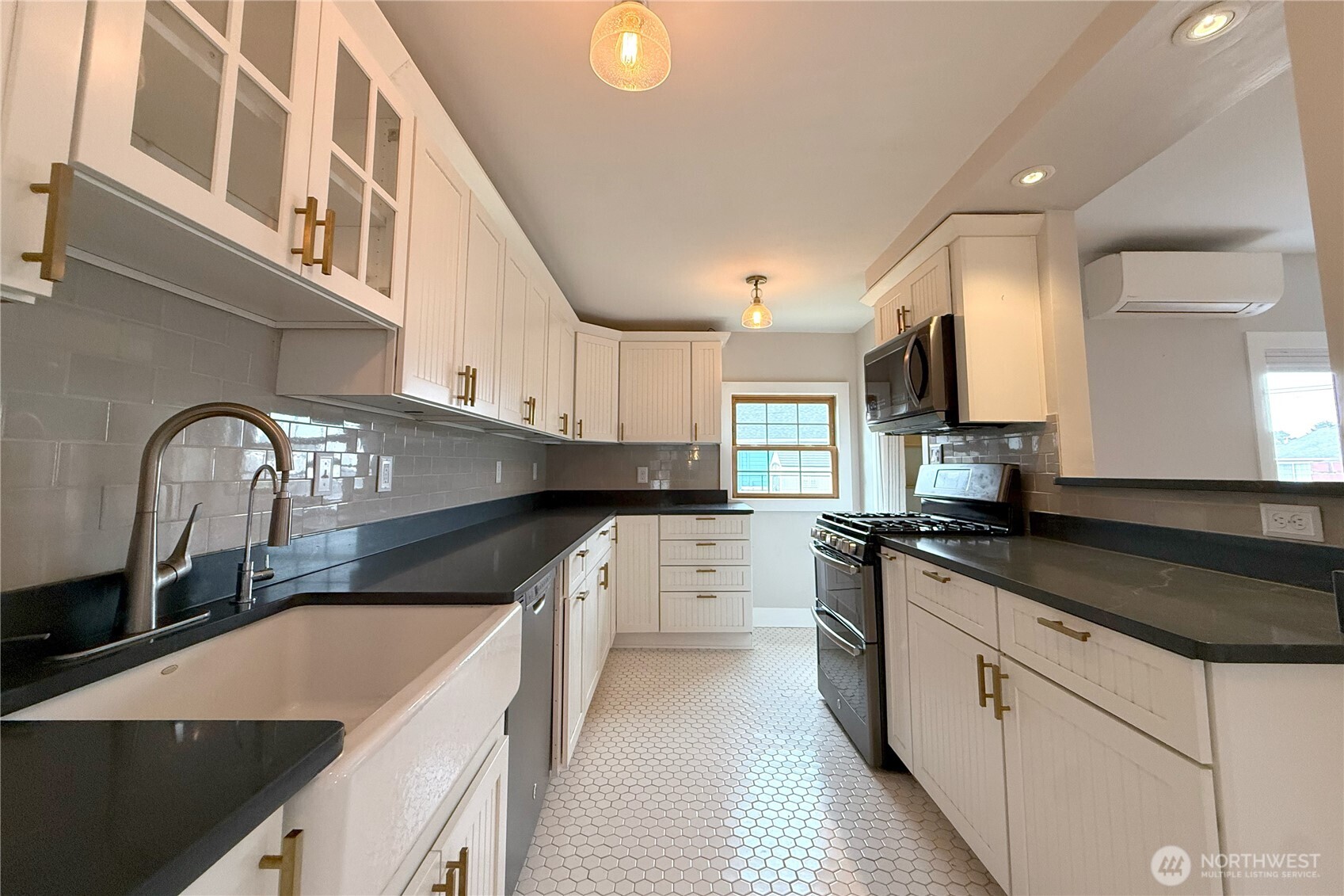 908 Washington Avenue Property Photo 9