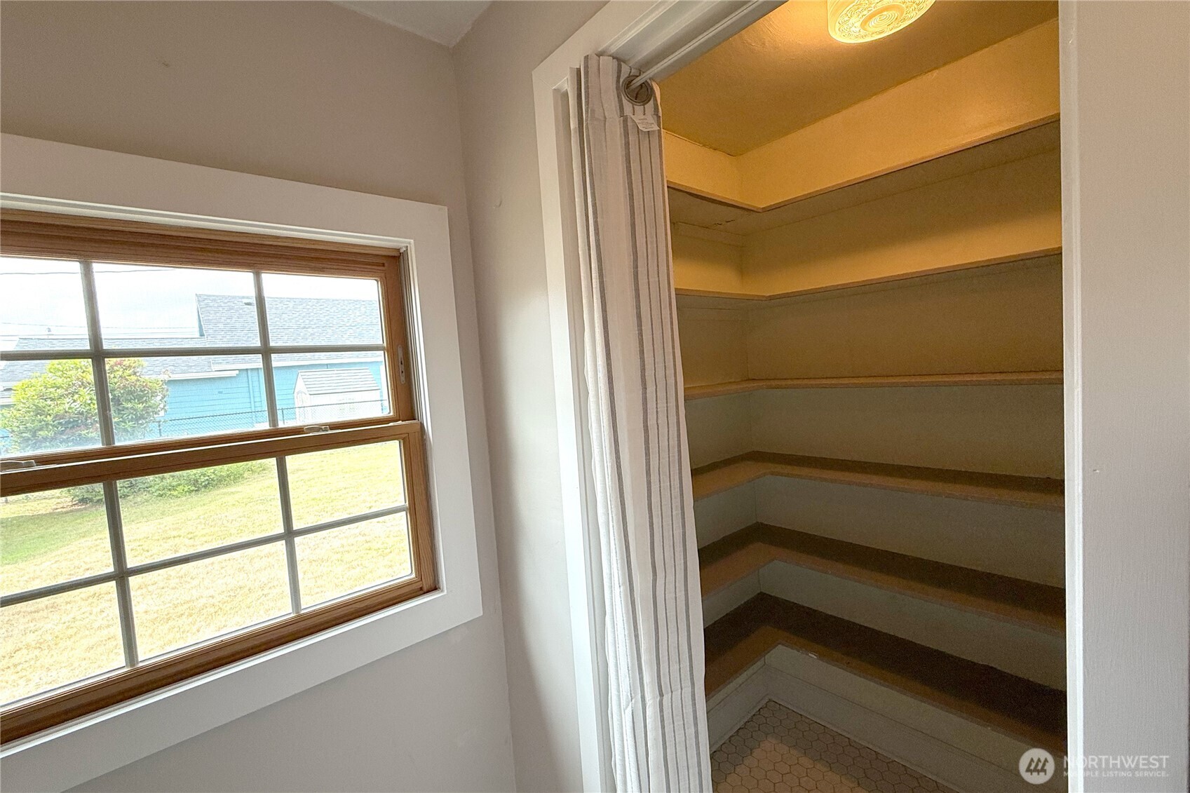 908 Washington Avenue Property Photo 14