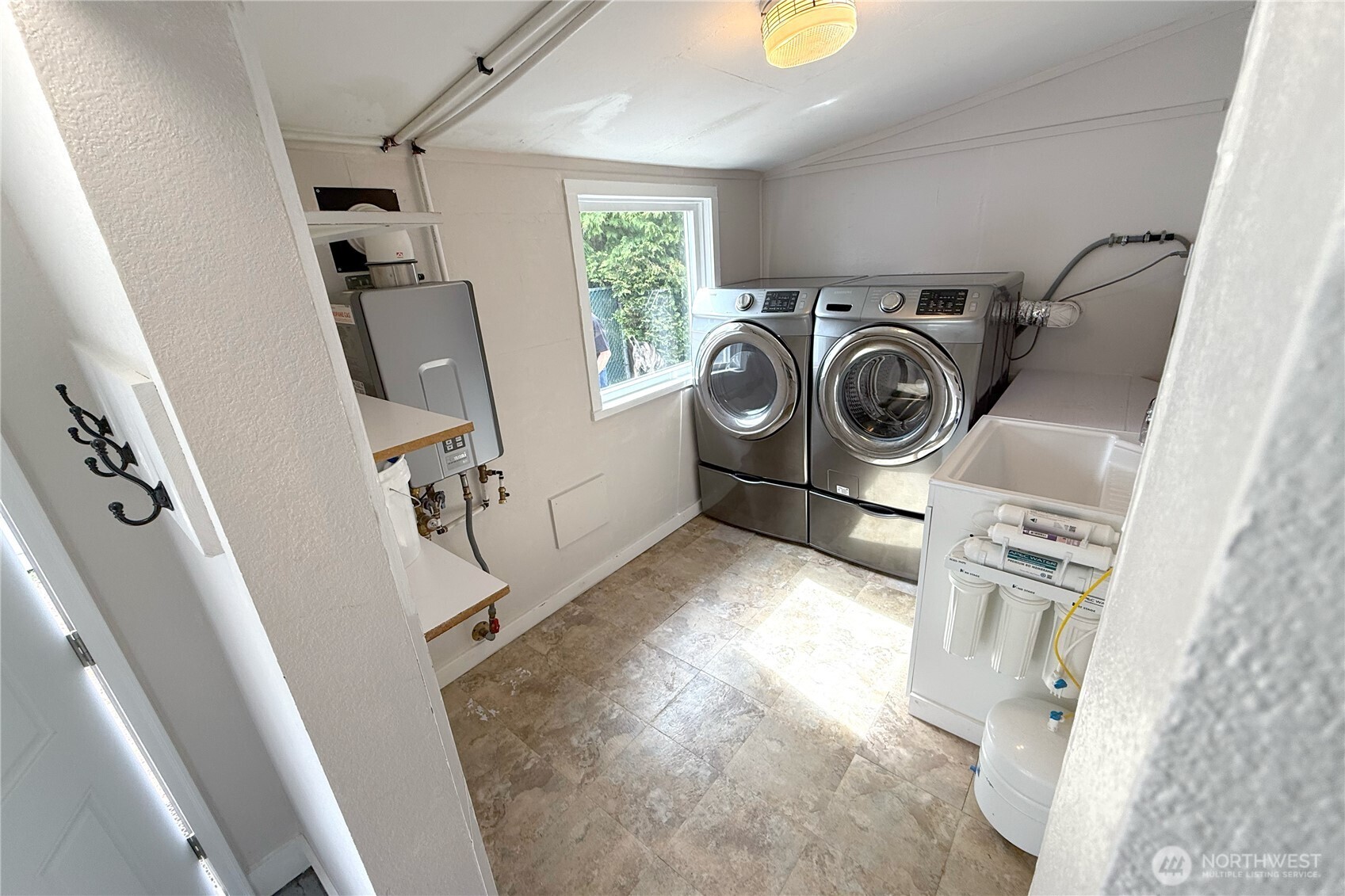908 Washington Avenue Property Photo 20