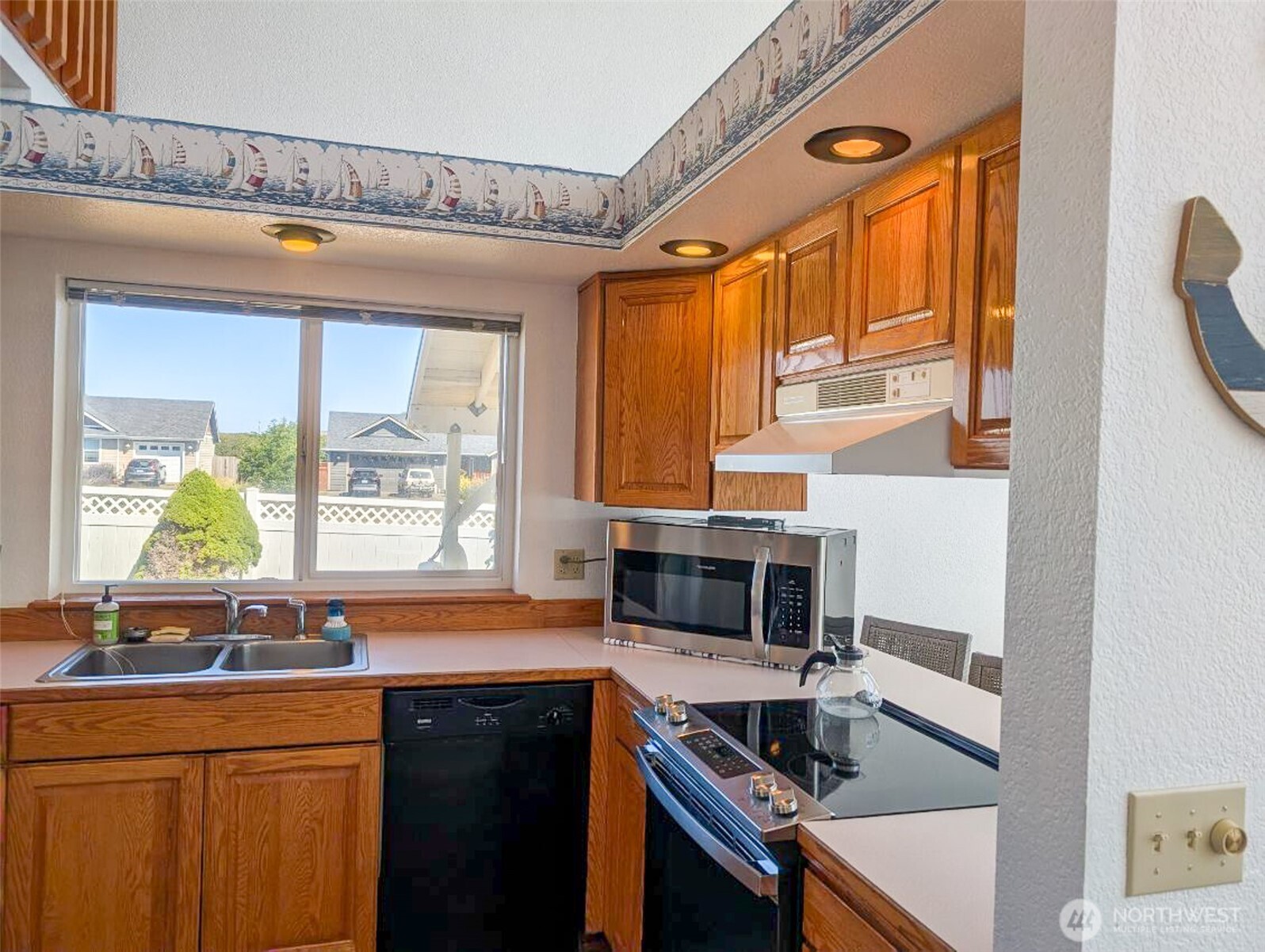 1249 E Ocean Shores Boulevard Property Photo 13