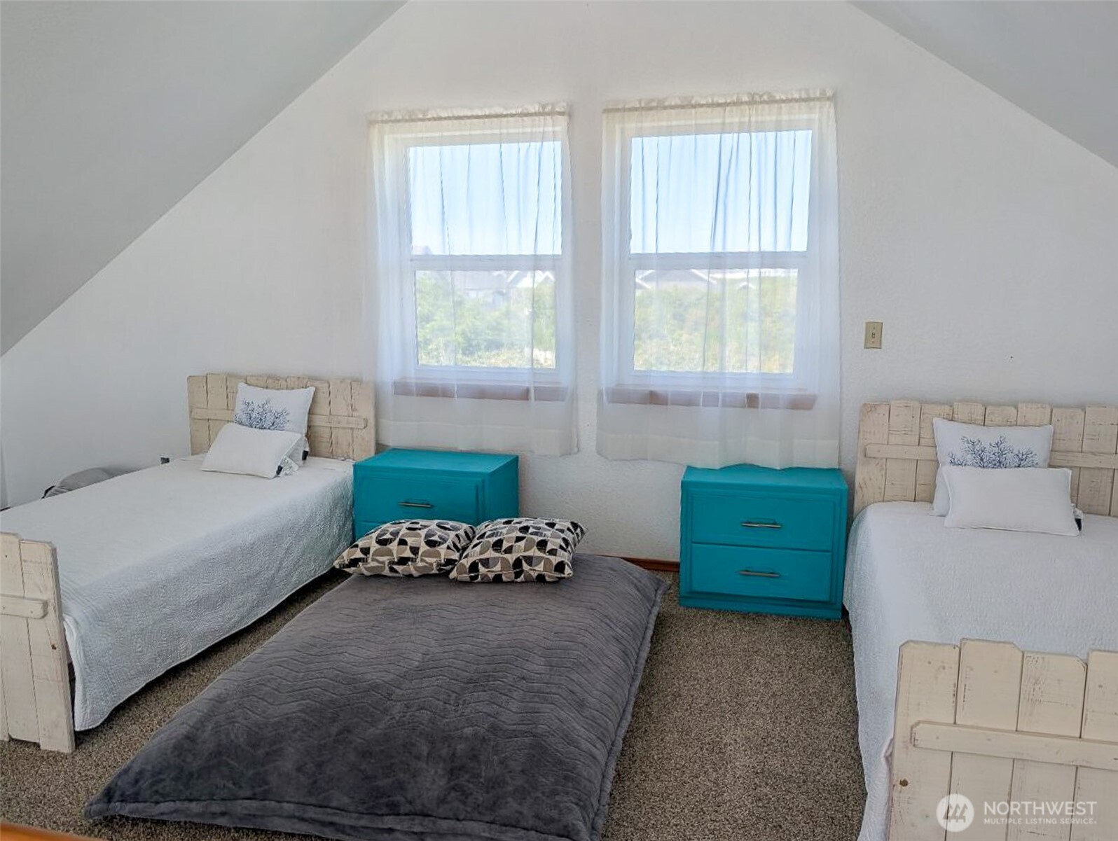1249 E Ocean Shores Boulevard Property Photo 18