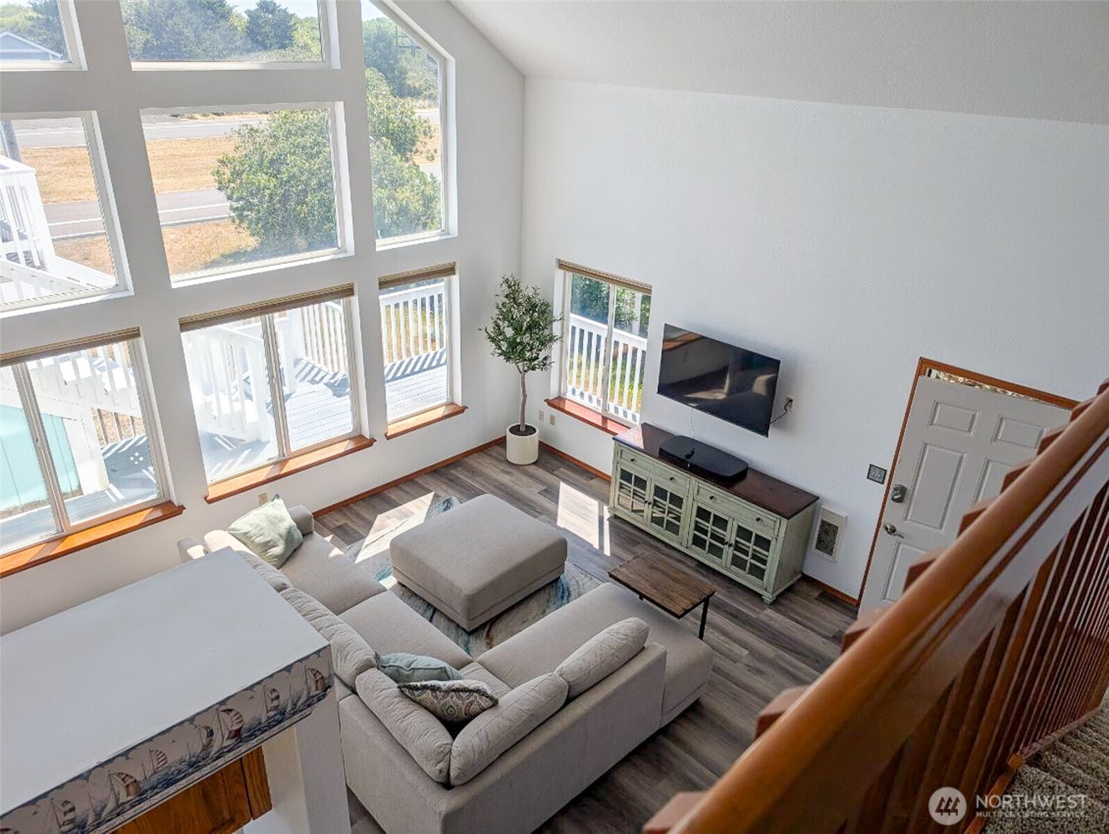 1249 E Ocean Shores Boulevard Property Photo 24