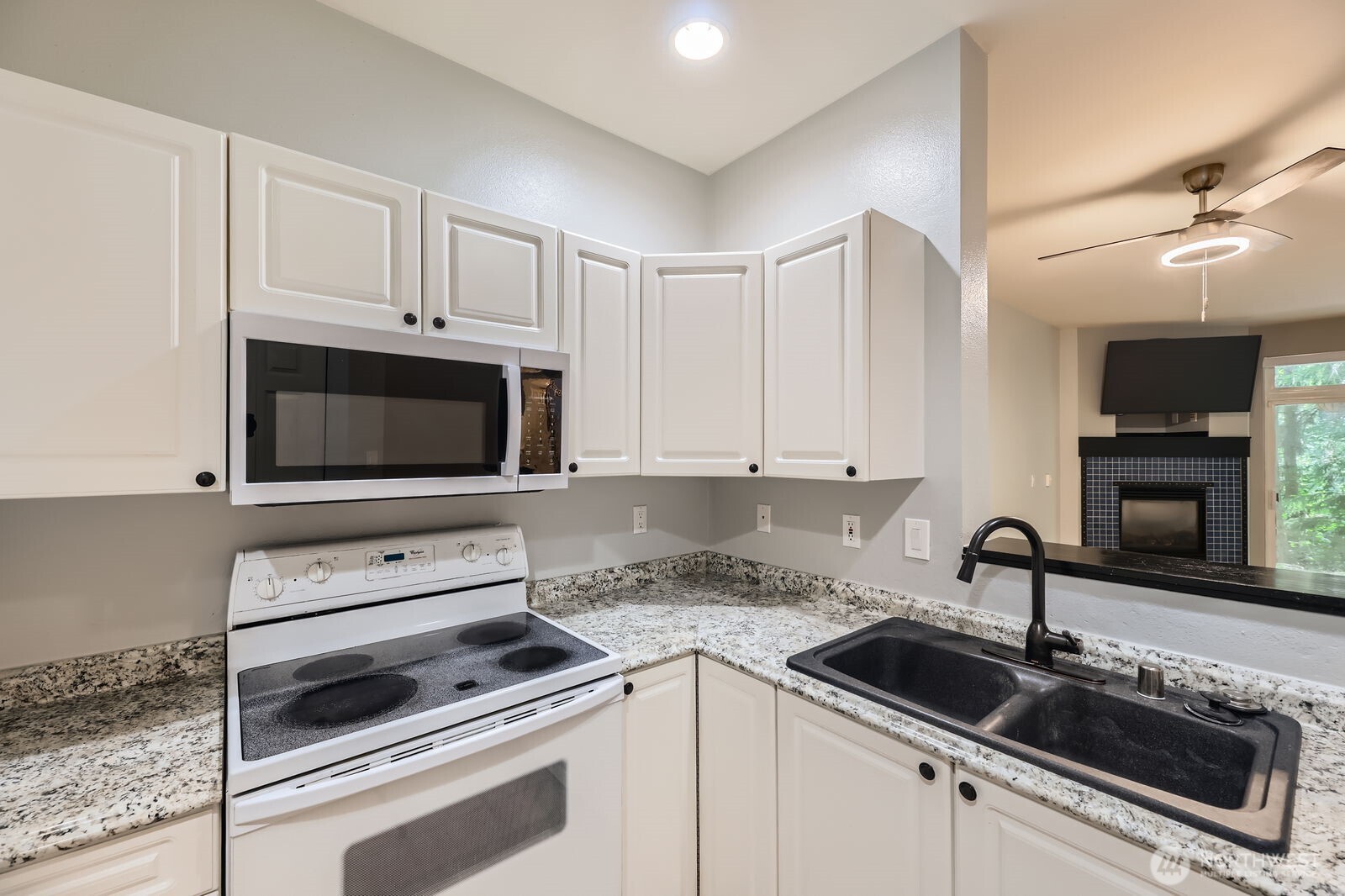 12712 Admiralty Way D103 Property Photo 11