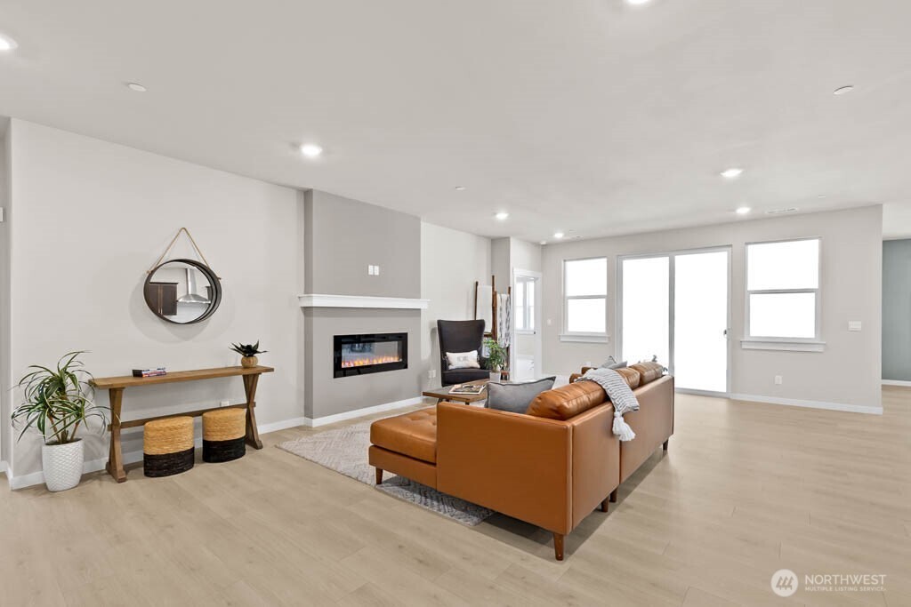 716 Se 11th Place 7 Property Photo 9