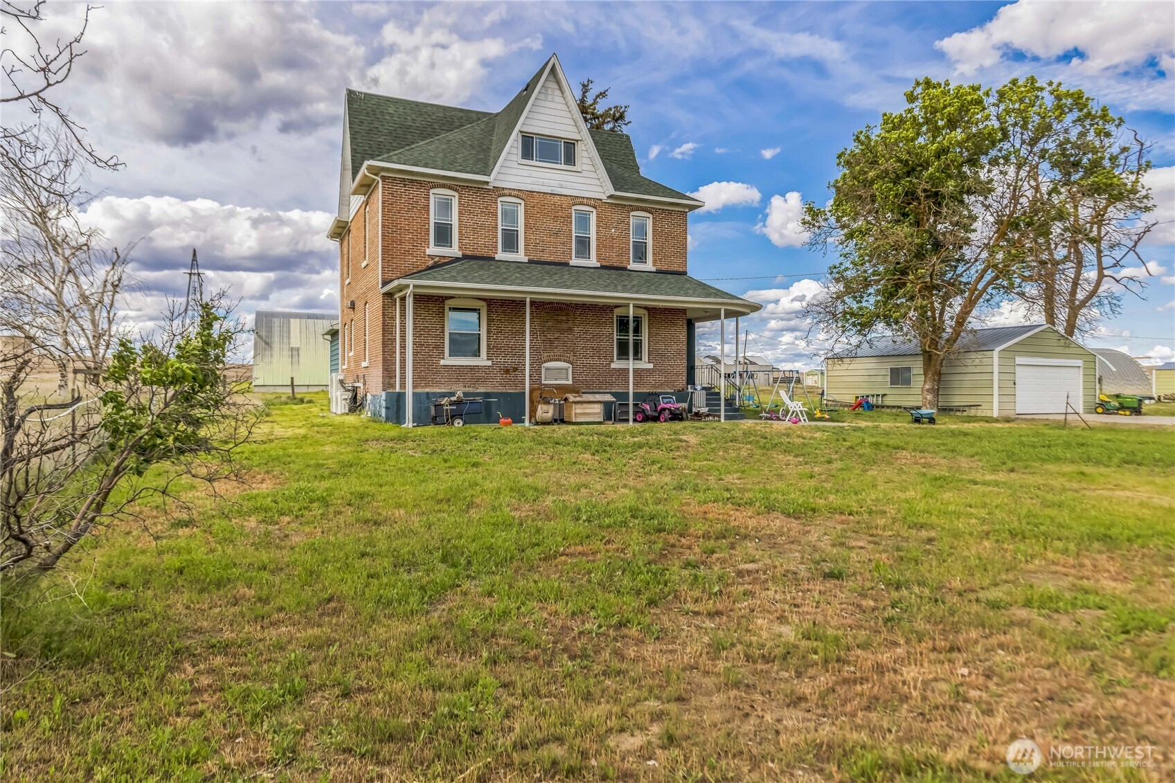 8495 Williams Road Property Photo 1