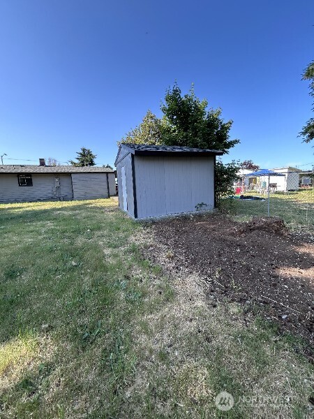 4821 101st Street Property Photo 4