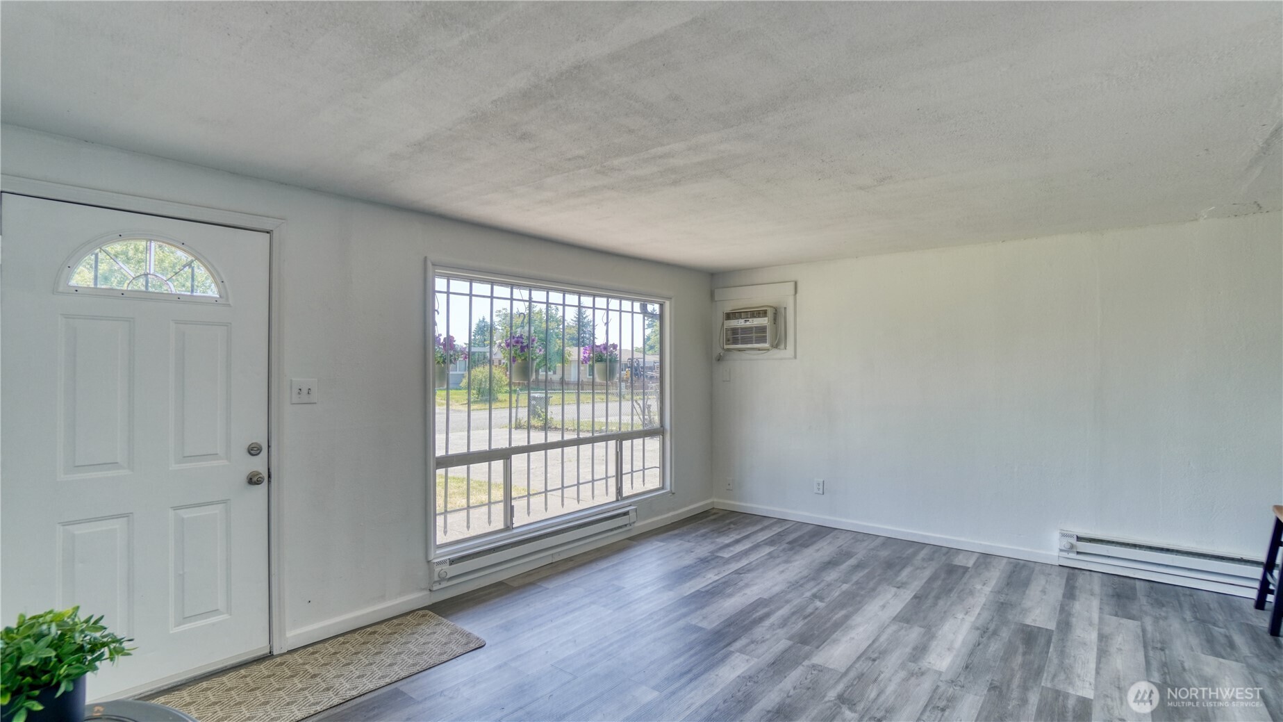 4821 101st Street Property Photo 5
