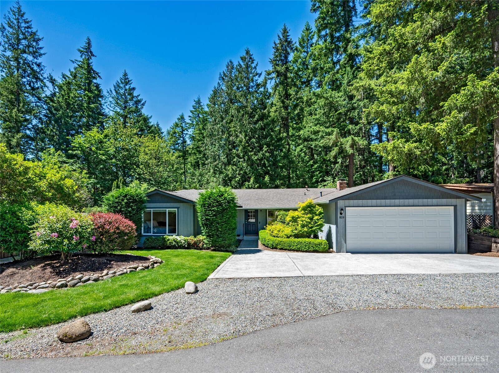 819 211th Place Property Photo 1