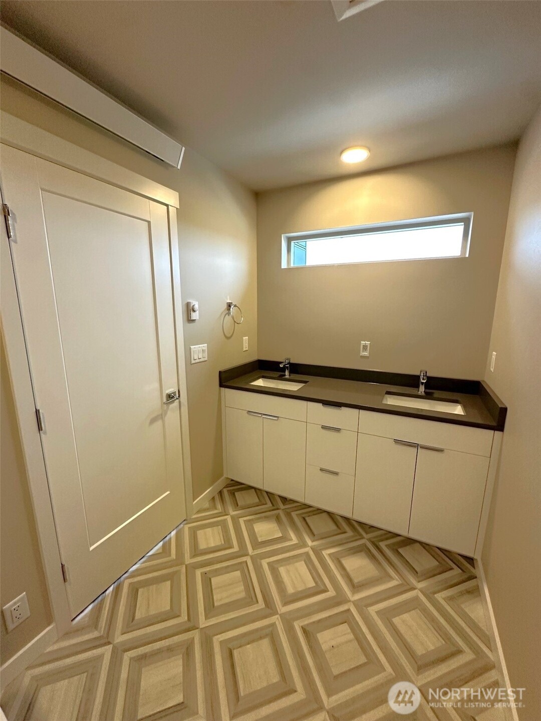 556 (lot 4) Northview Street Property Photo 12