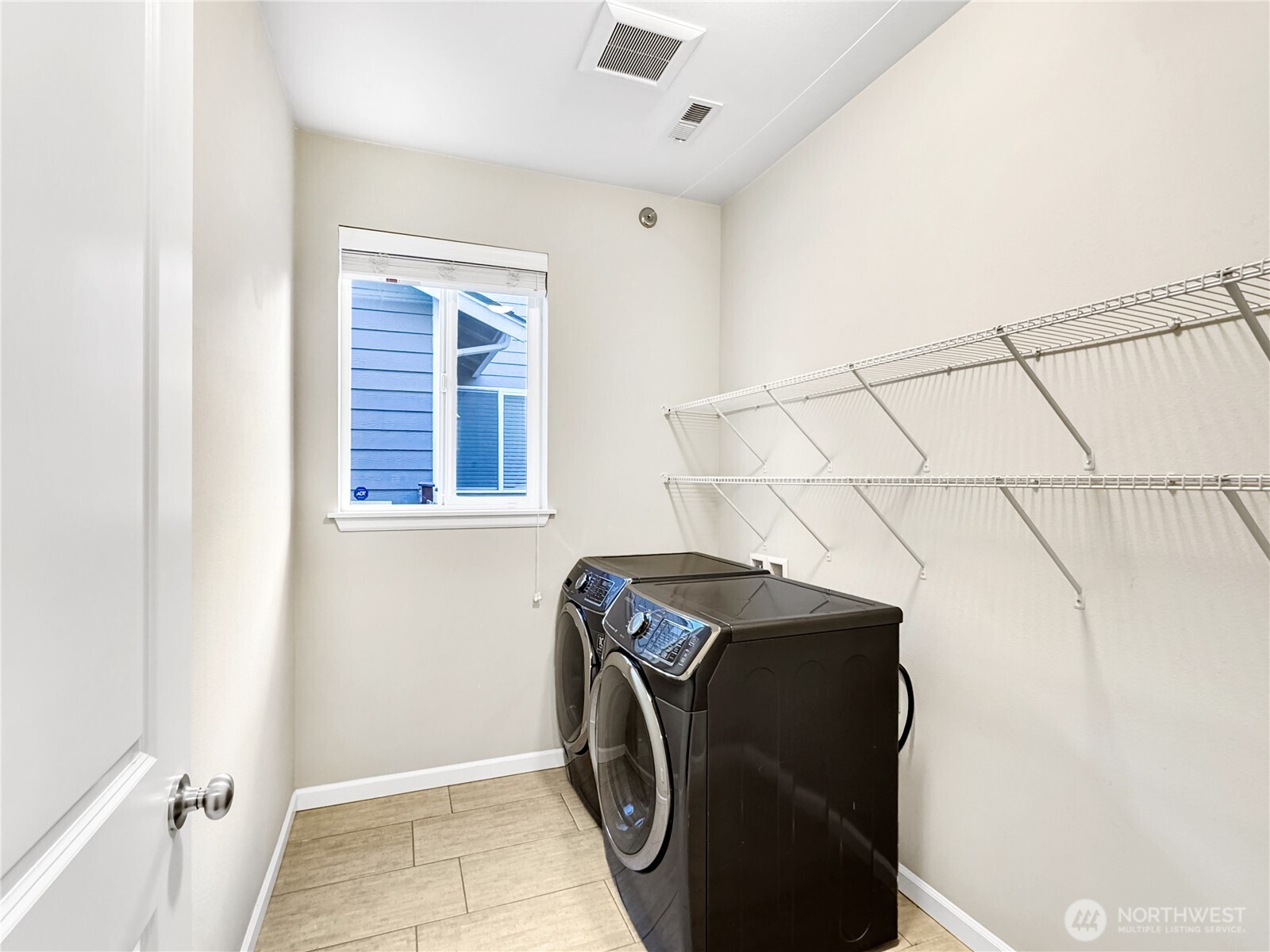 4339 S 160th Street Property Photo 14