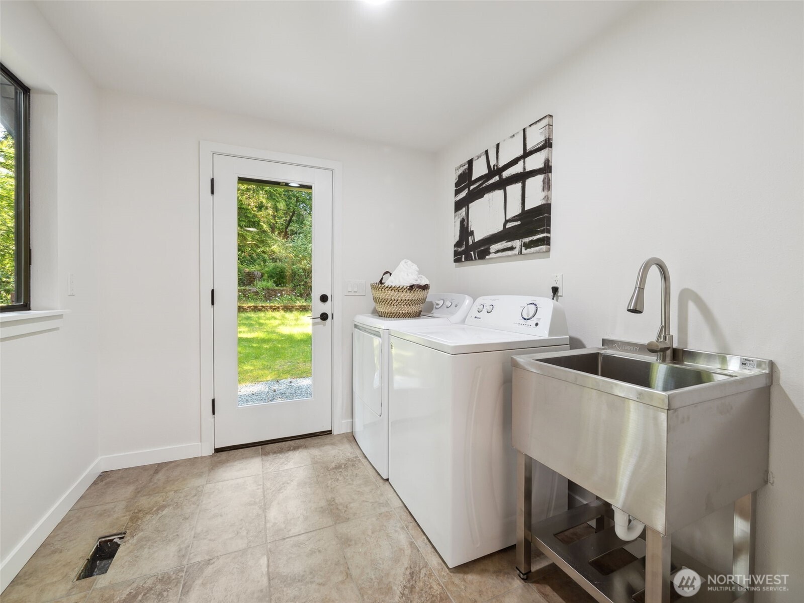 6423 E Mercer Way Property Photo 14