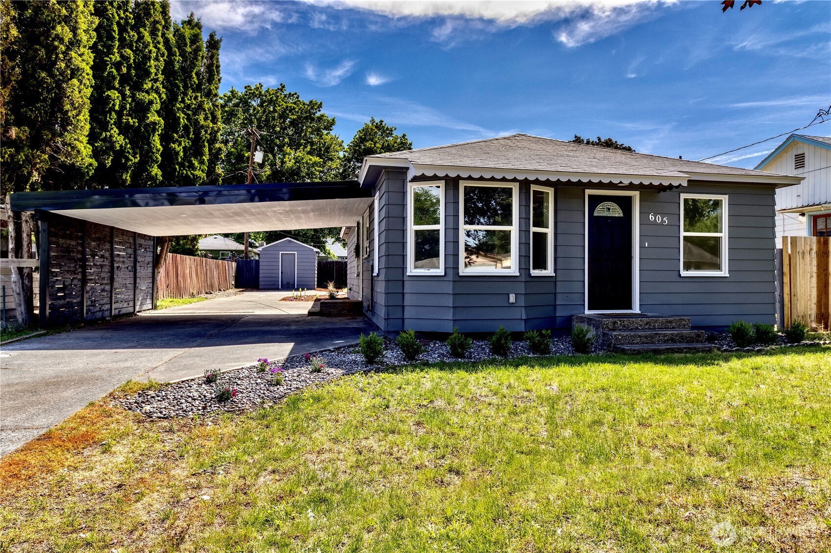 605 Holly St Property Photo 1