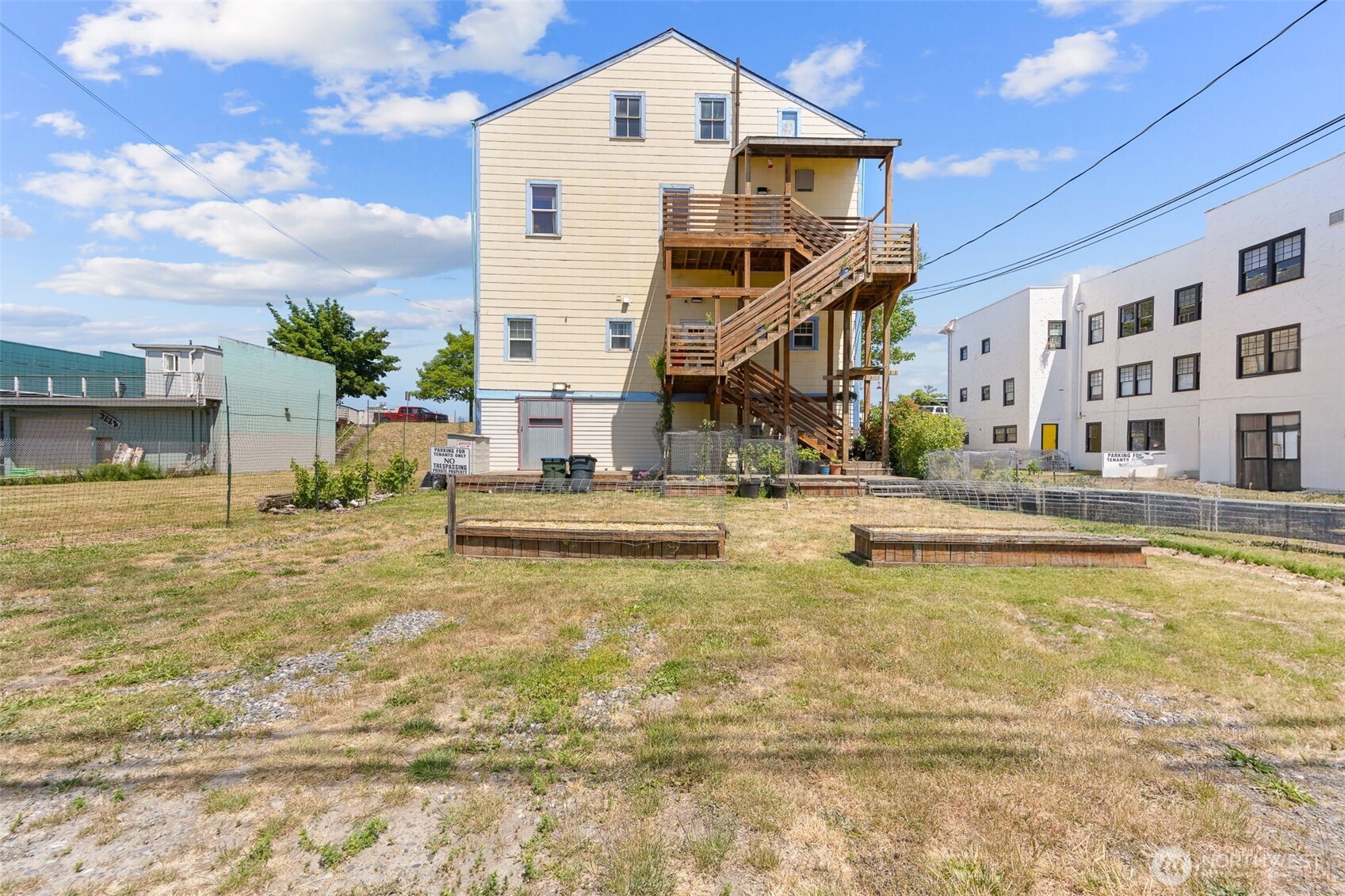 314 W First Street Property Photo 3