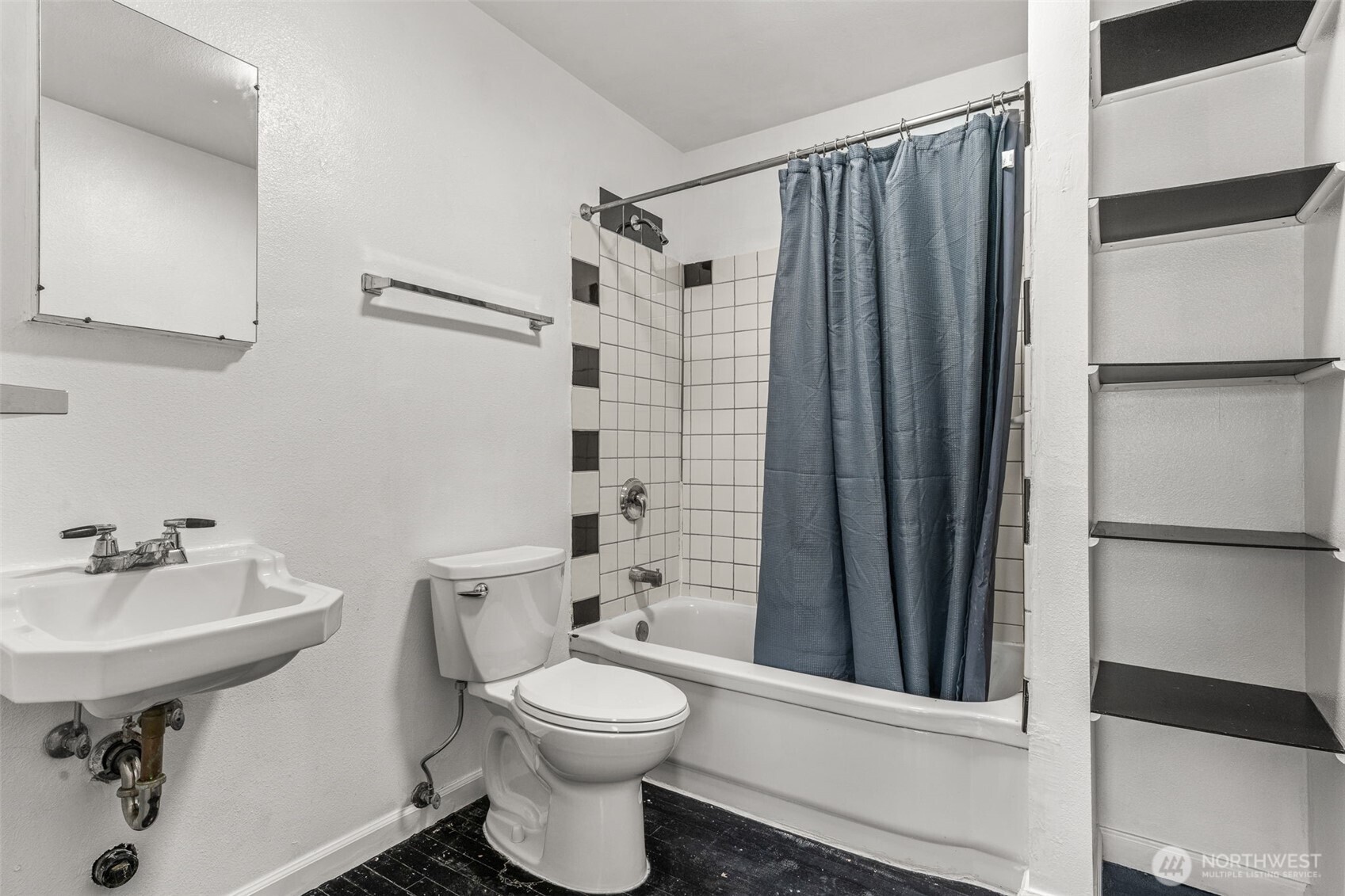 314 W First Street Property Photo 10