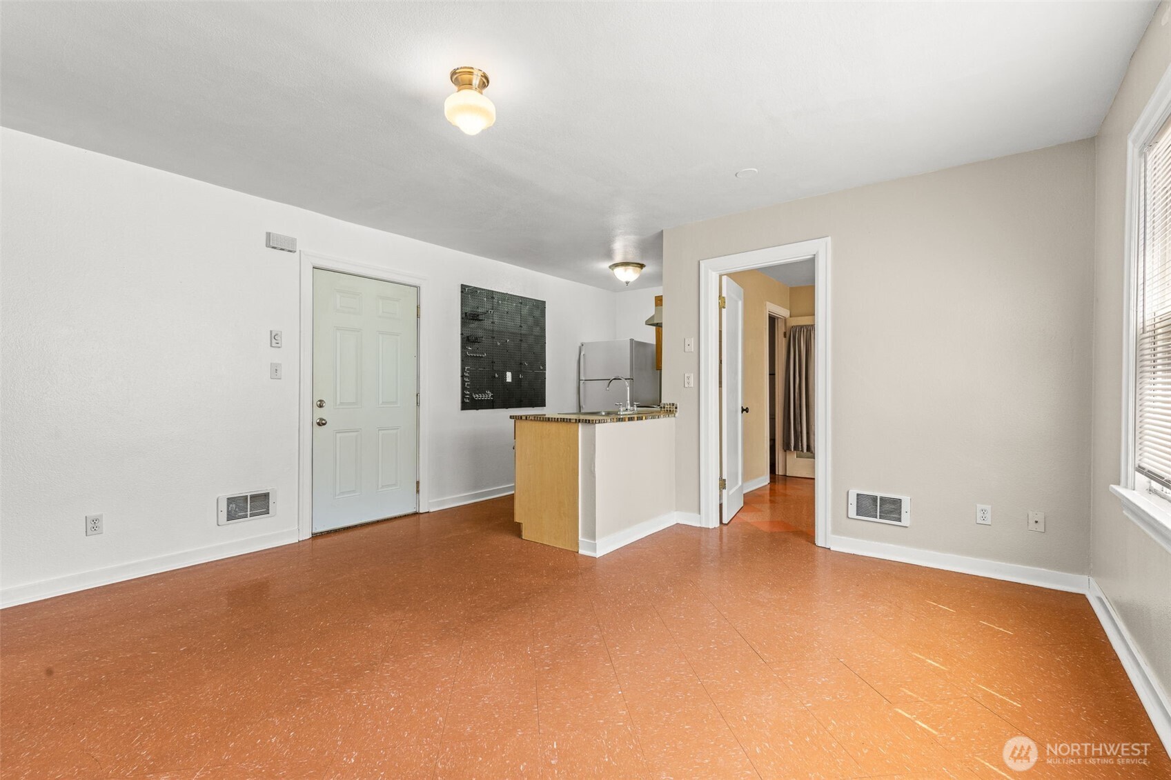 314 W First Street Property Photo 11
