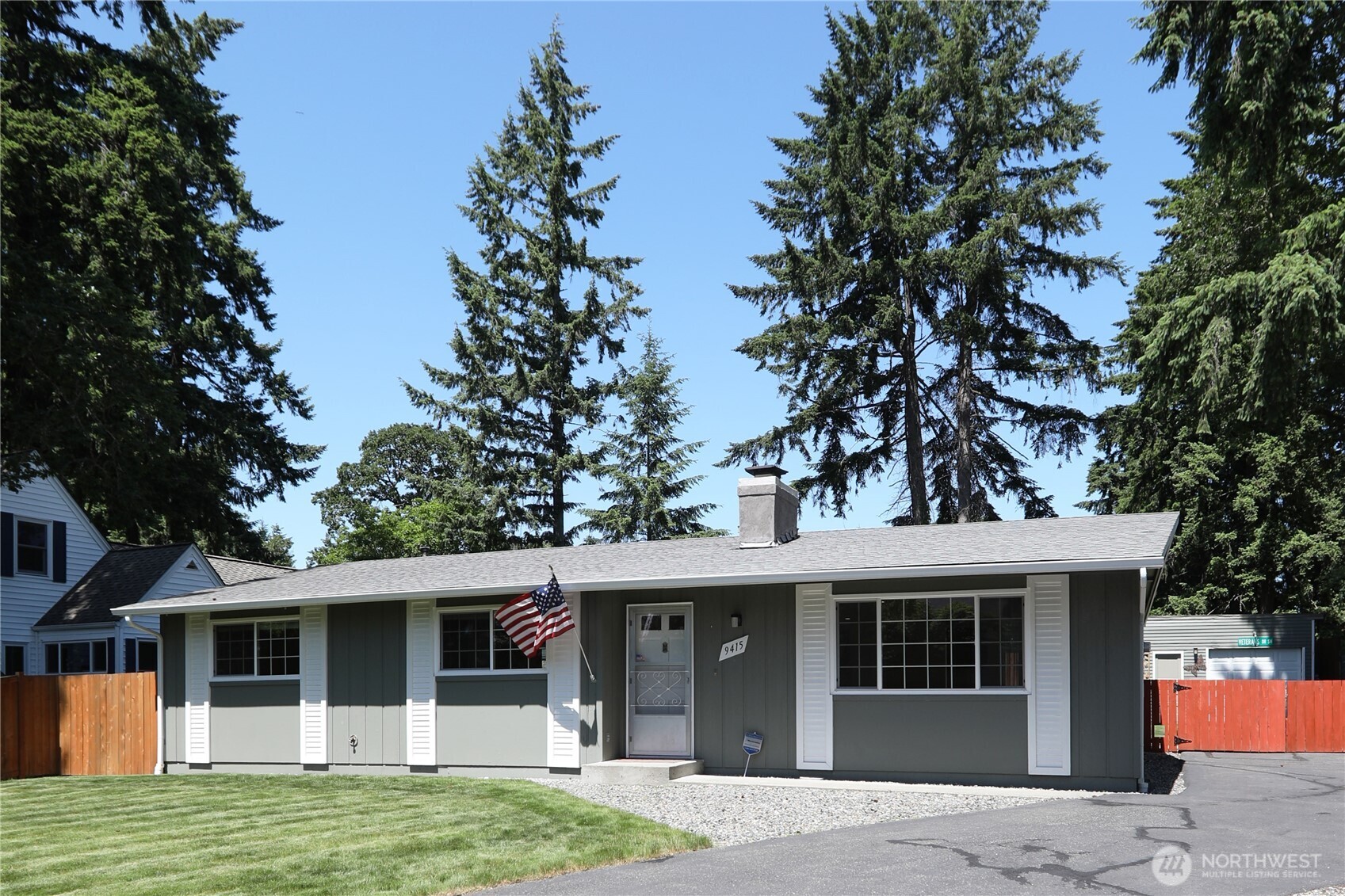 9415 Veterans Drive Property Photo 1