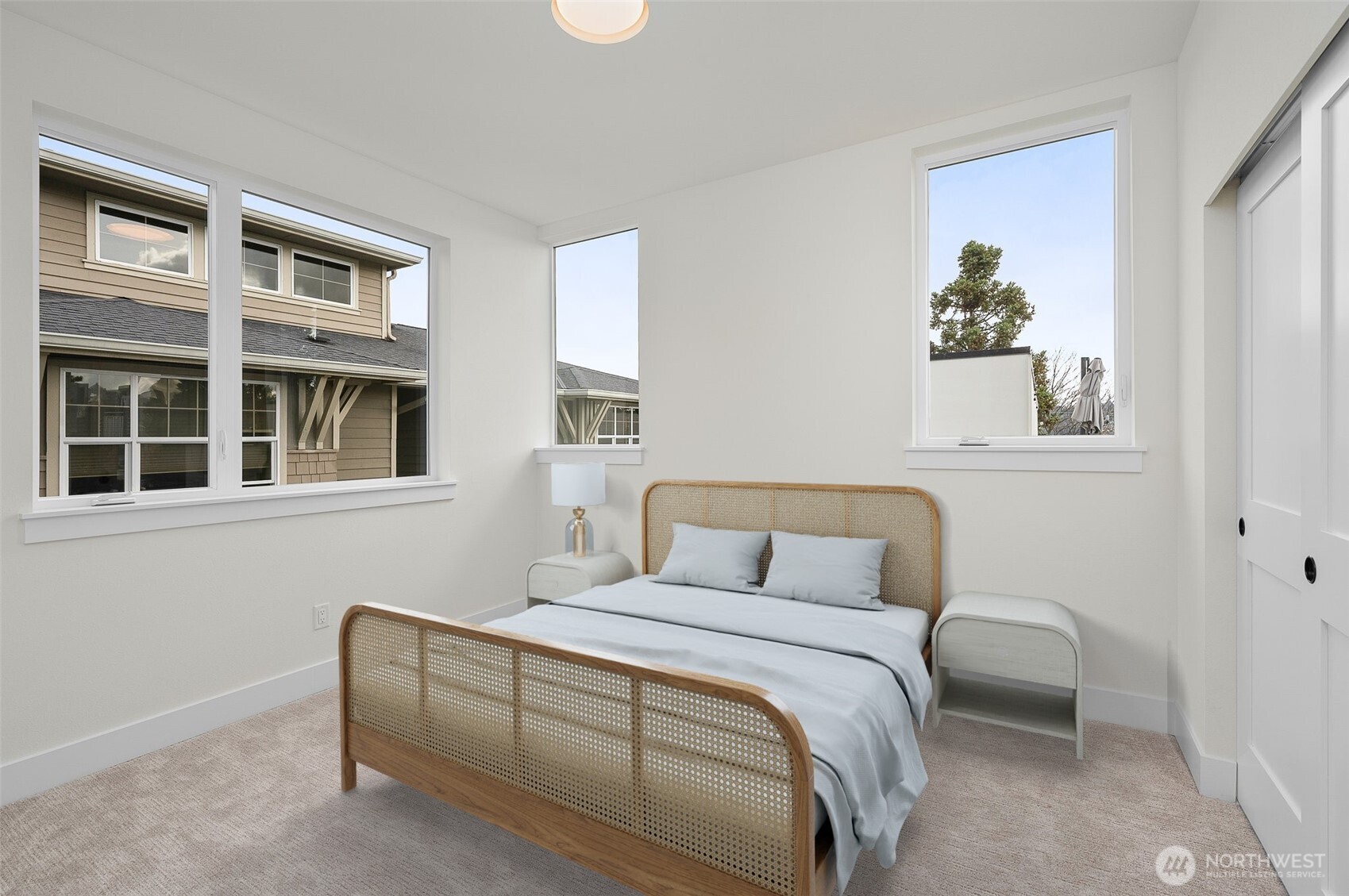 564 Lee Street Property Photo 13