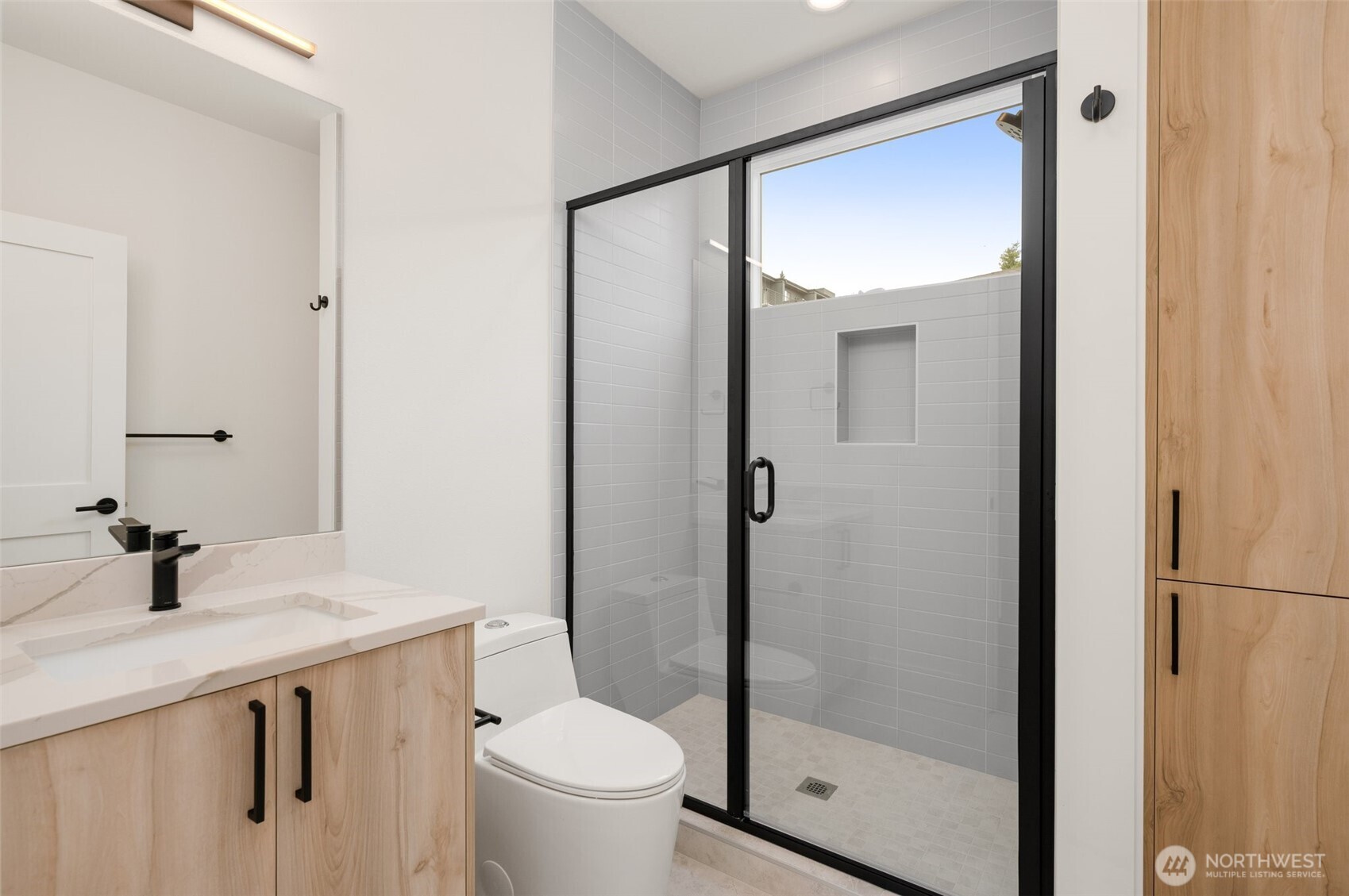 564 Lee Street Property Photo 14