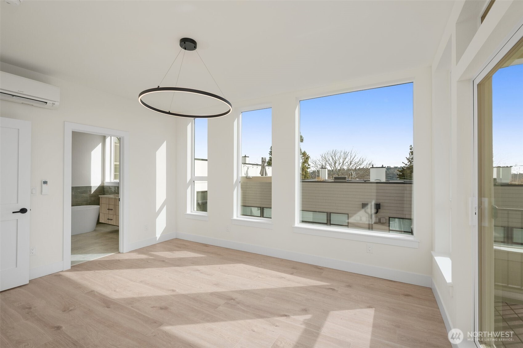 564 Lee Street Property Photo 16