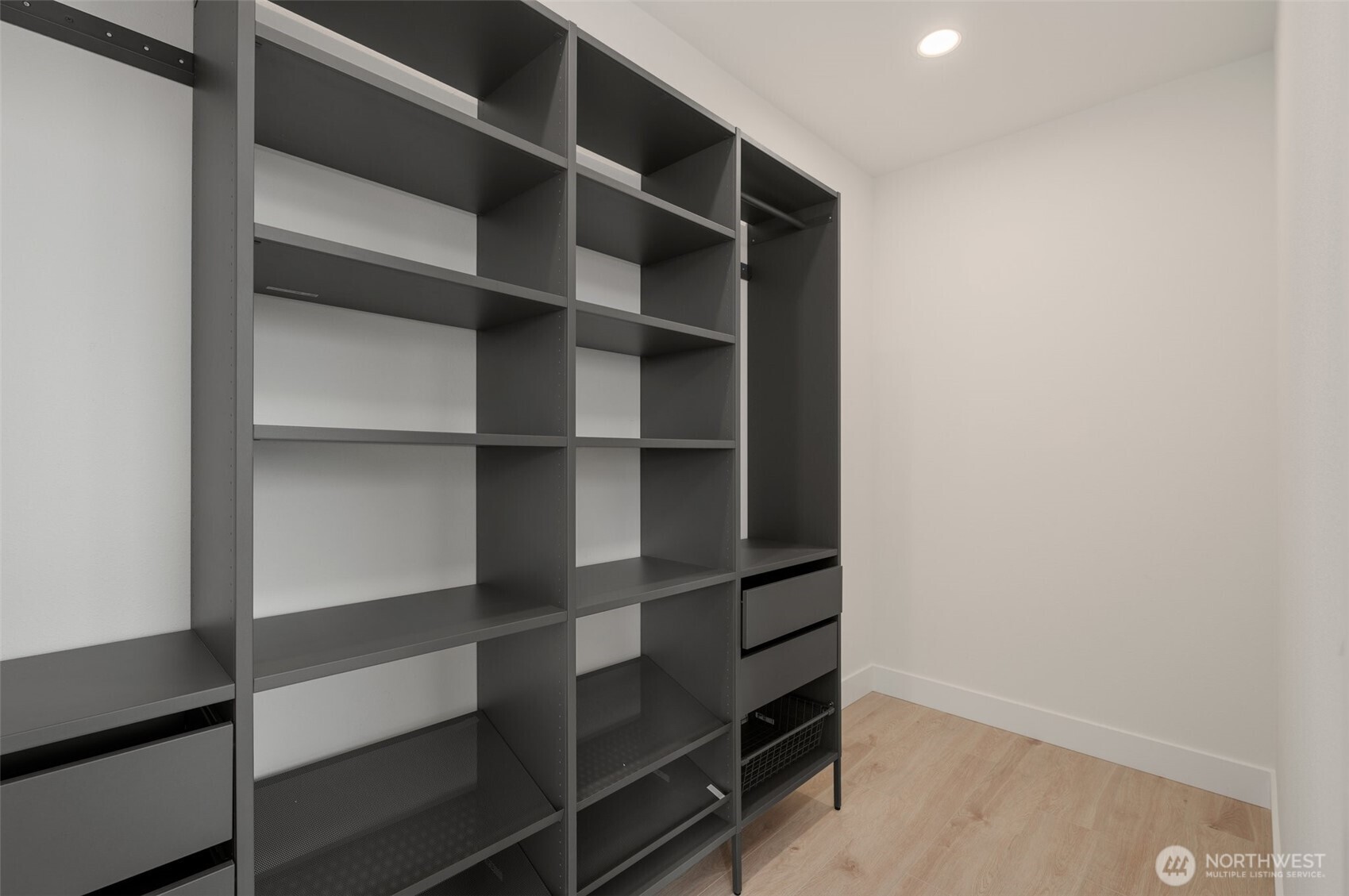 564 Lee Street Property Photo 20