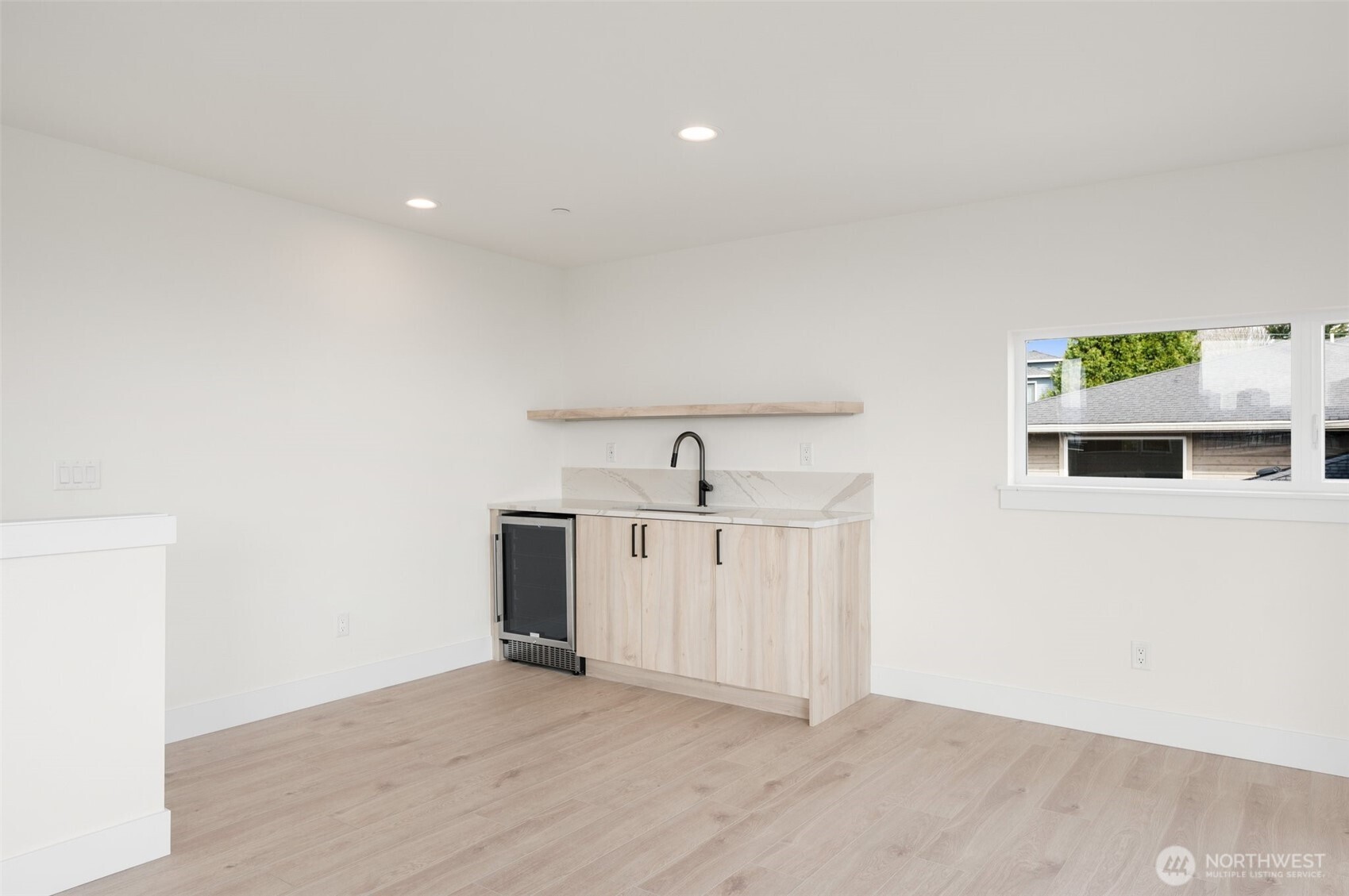 564 Lee Street Property Photo 26