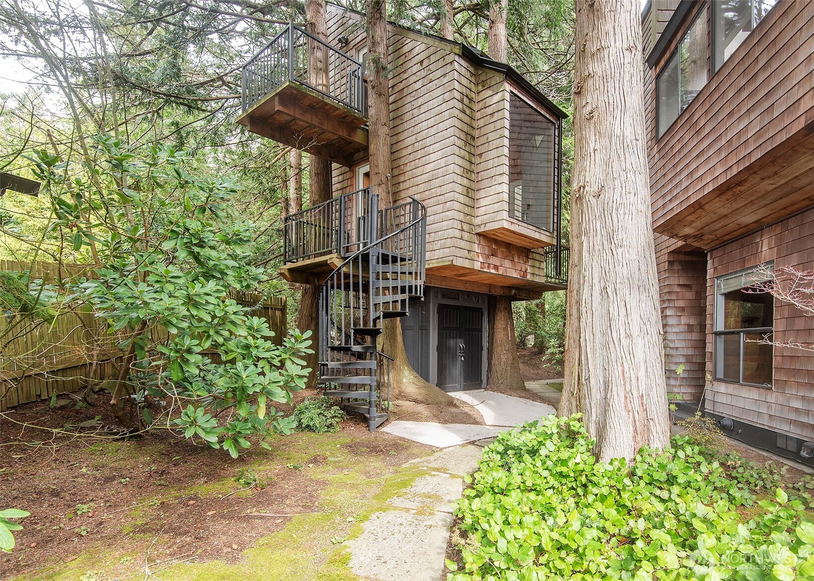 6724 Marine View Drive Property Photo 32