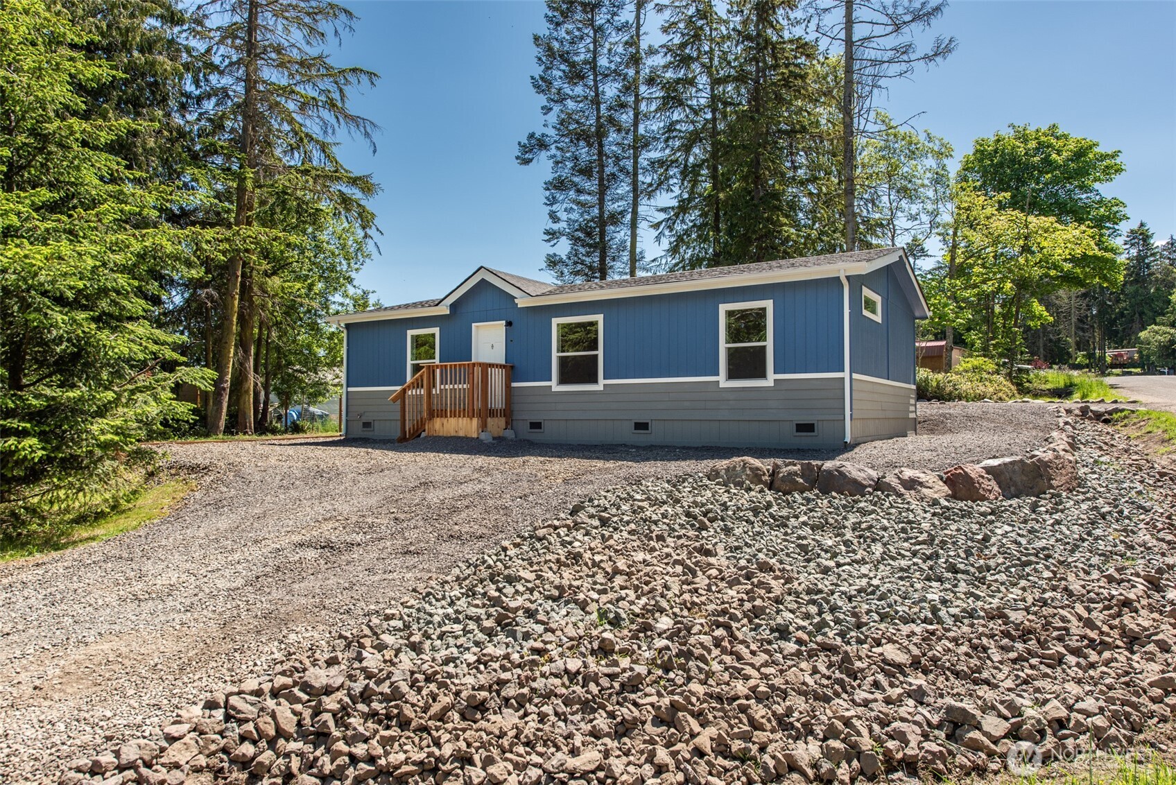 81 Stuart Drive Property Photo 1