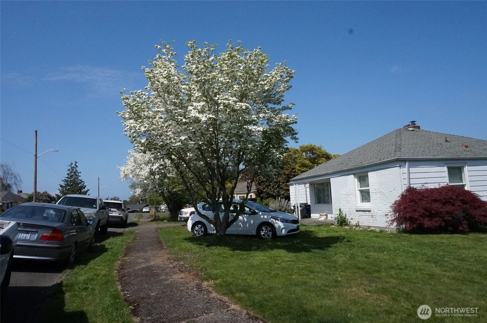 2460 S 121st Street Property Photo 3
