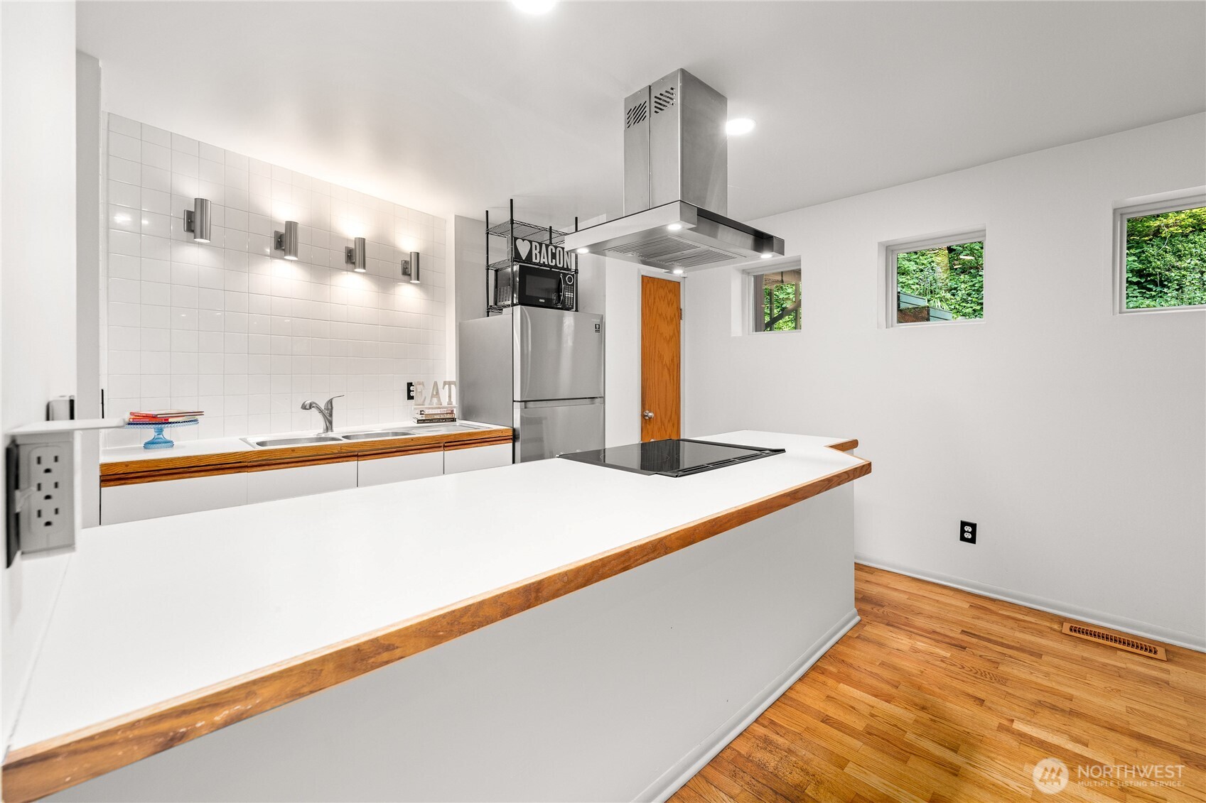 11130 Seola Beach Drive Property Photo 13