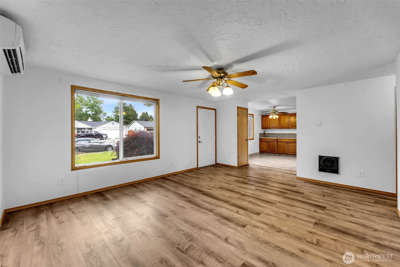 12901 Ne 37th Street Property Photo 4