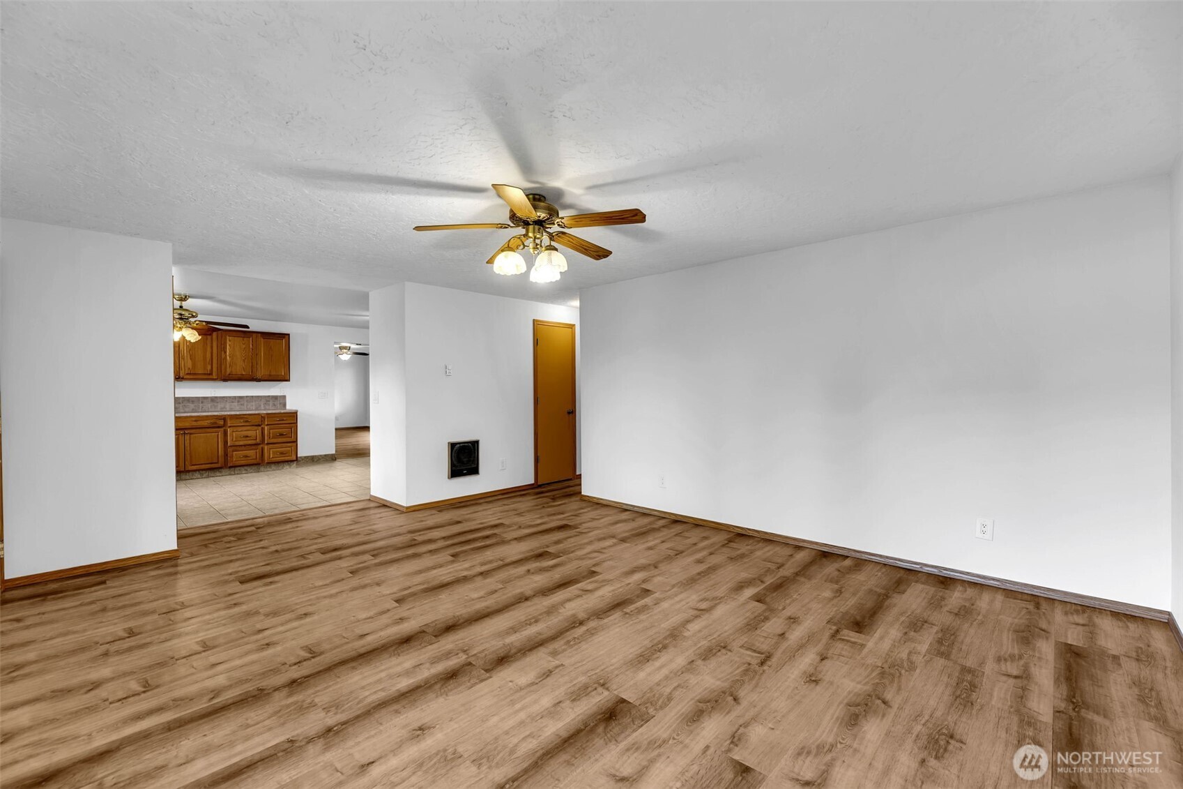 12901 Ne 37th Street Property Photo 6