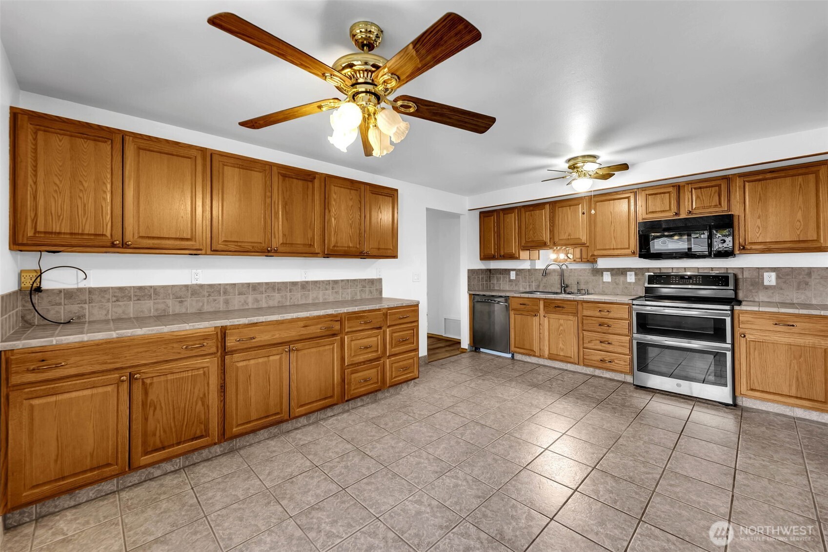 12901 Ne 37th Street Property Photo 11