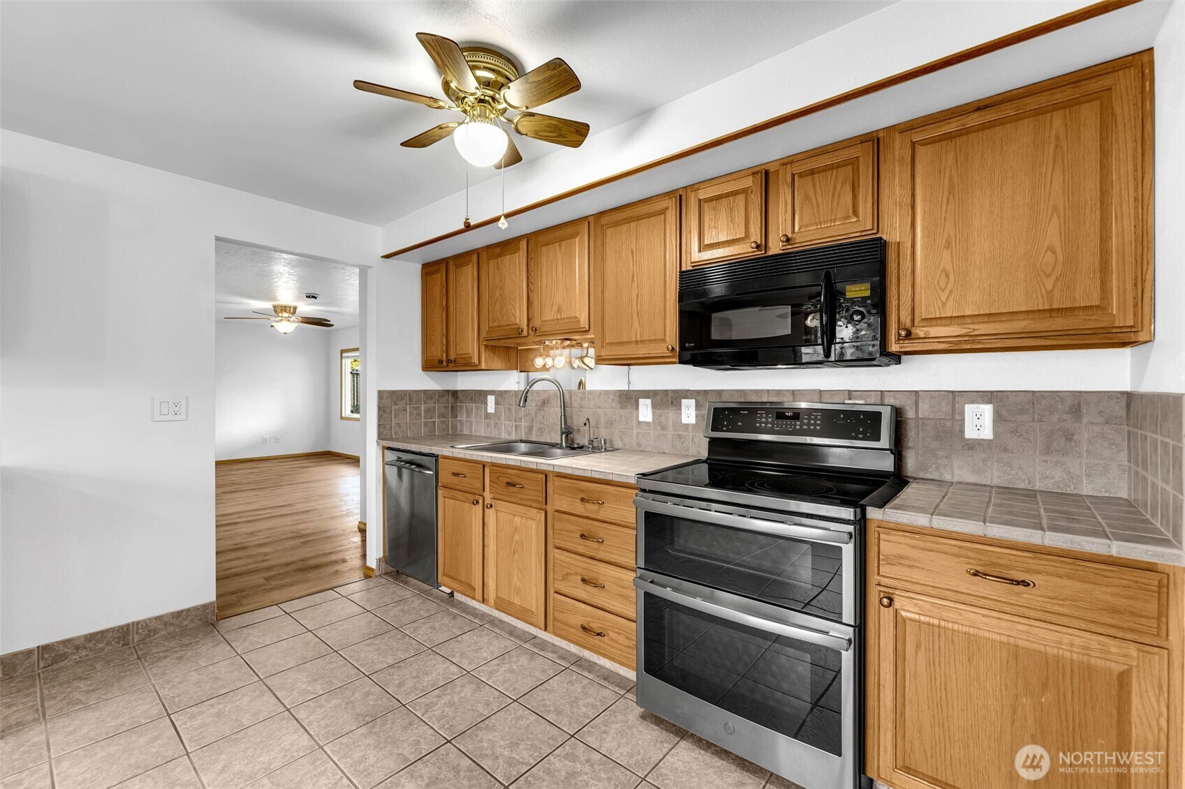 12901 Ne 37th Street Property Photo 14