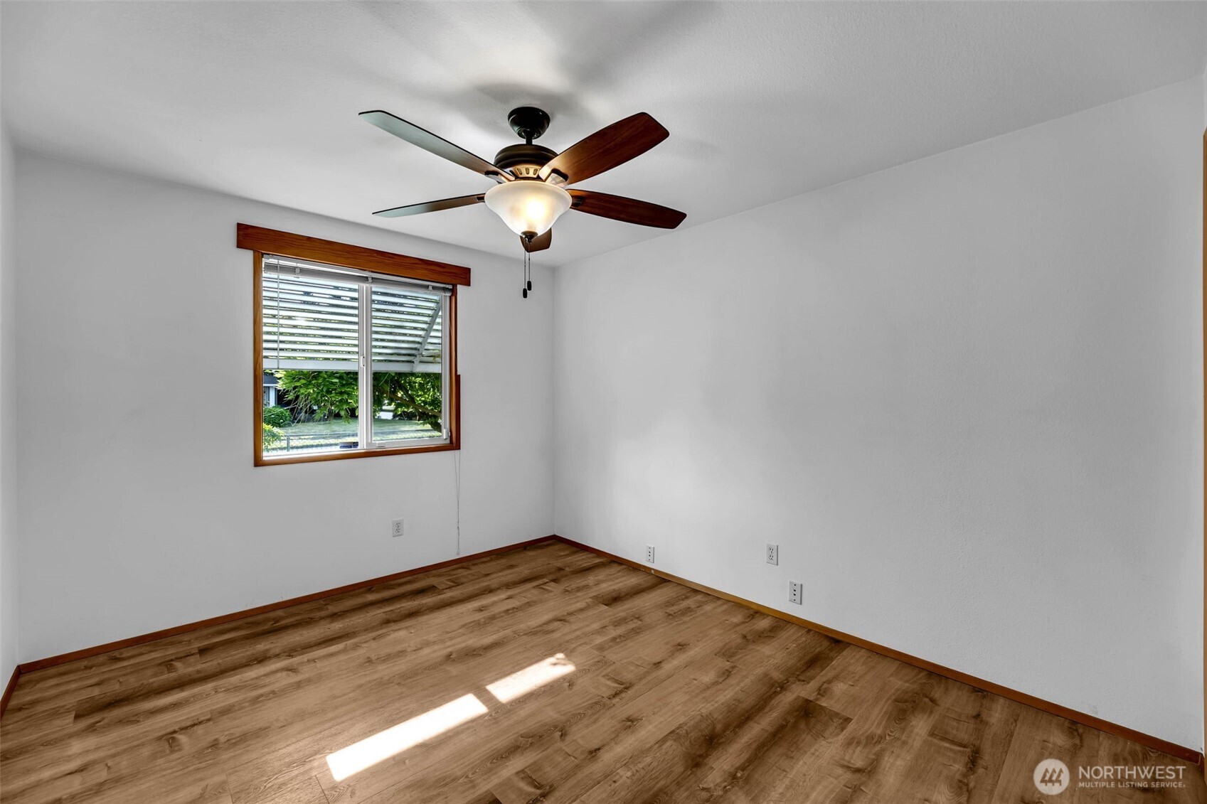 12901 Ne 37th Street Property Photo 16
