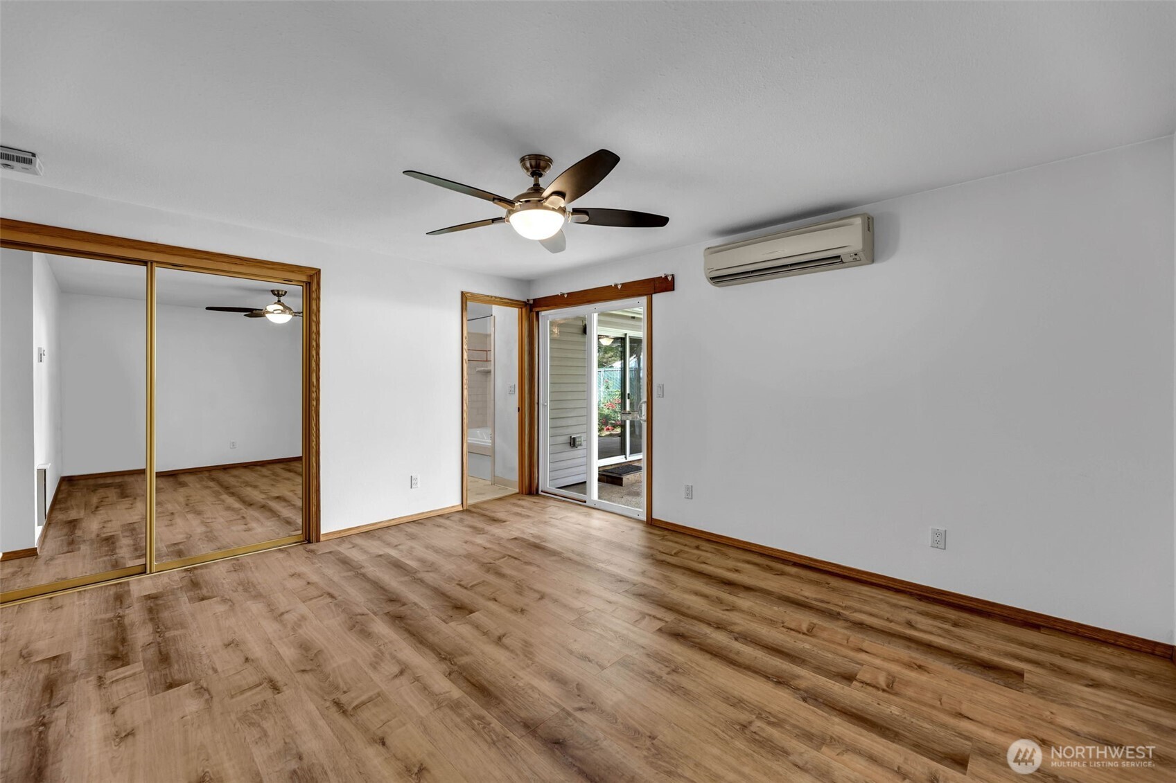 12901 Ne 37th Street Property Photo 20