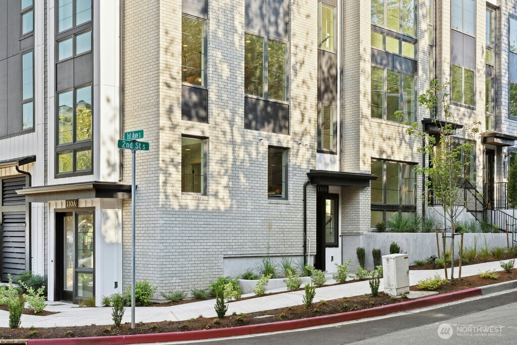 110 B 2nd Street Property Photo 2