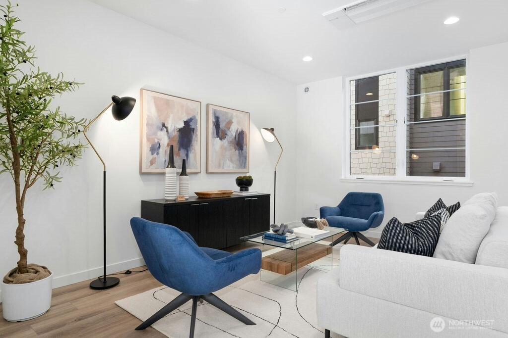 110 B 2nd Street Property Photo 5