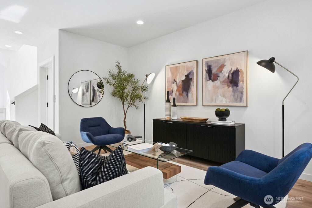 110 B 2nd Street Property Photo 8