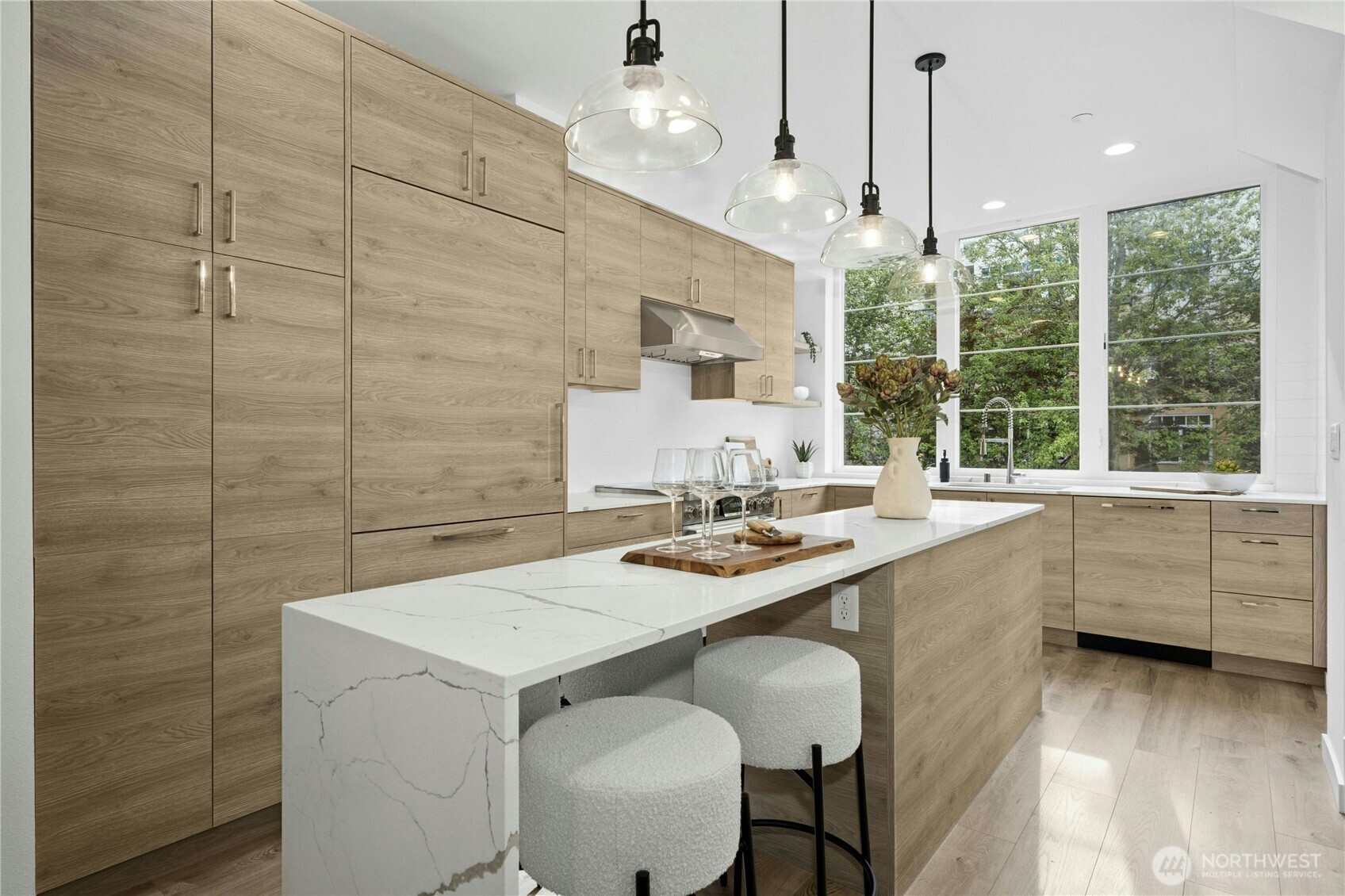 110 B 2nd Street Property Photo 11