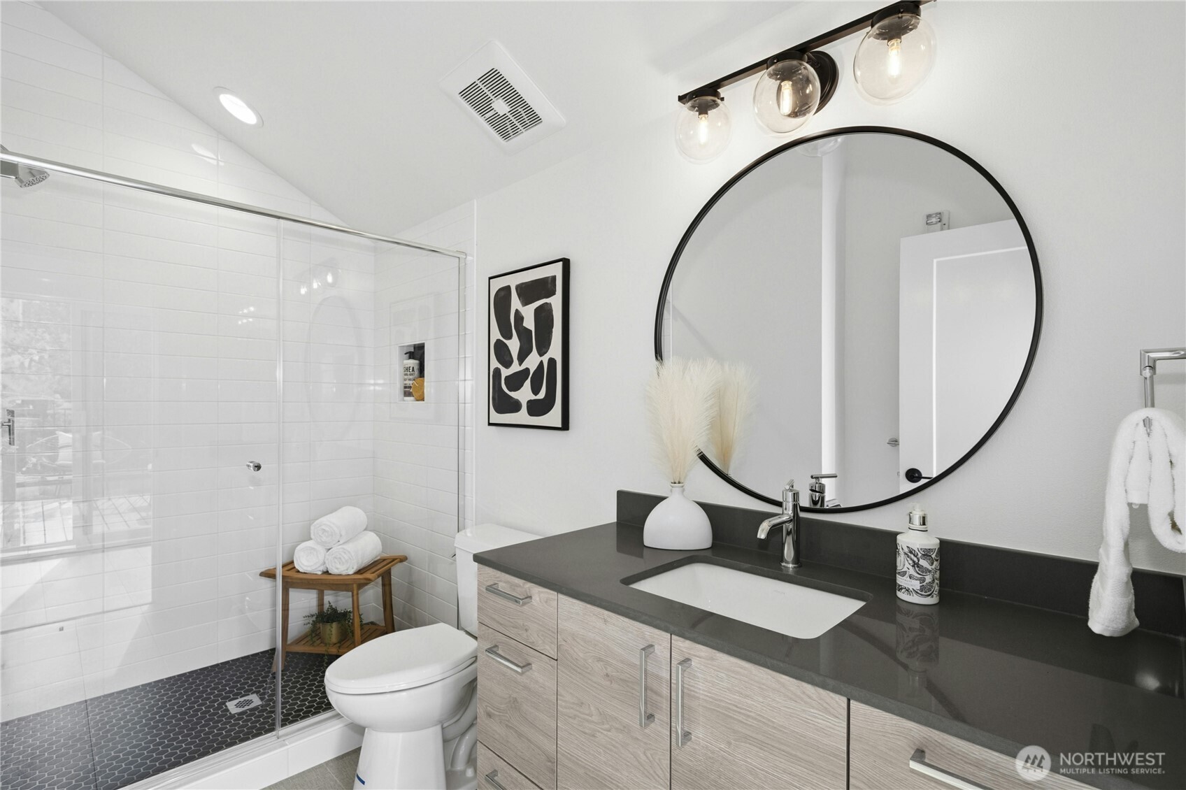 110 B 2nd Street Property Photo 17