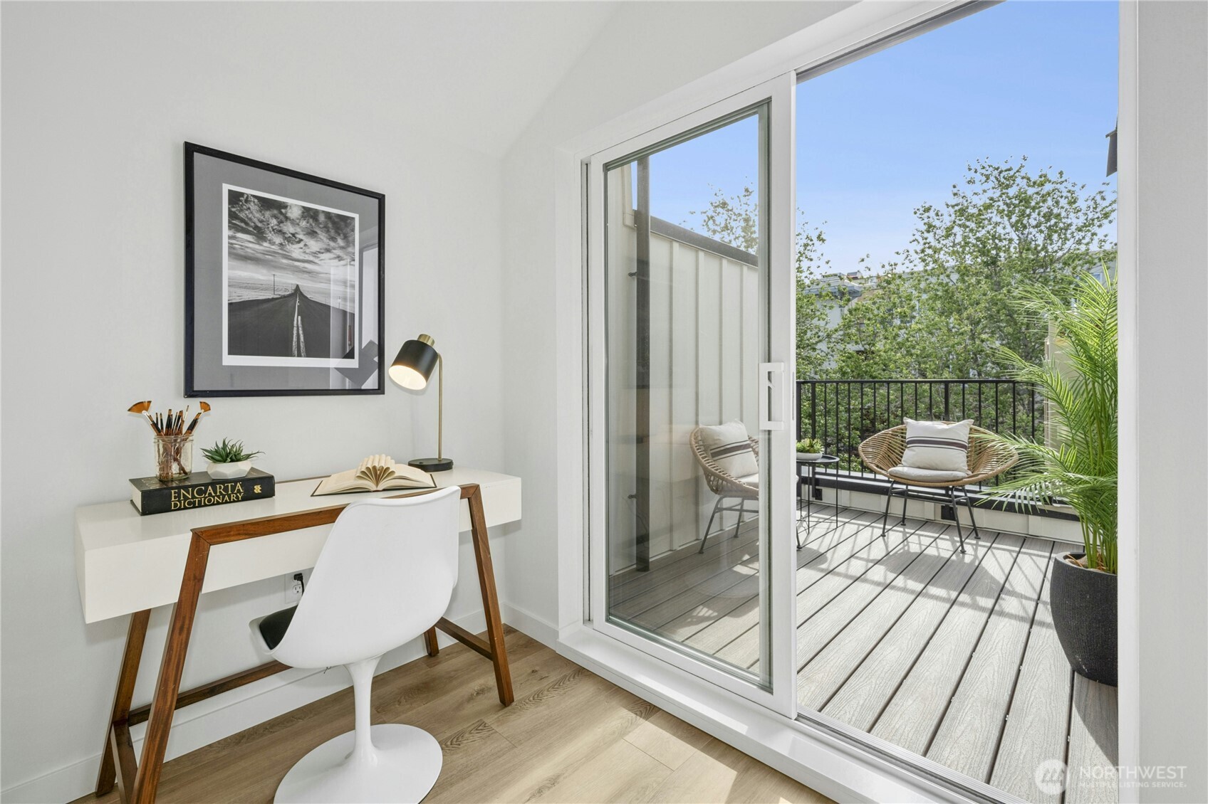 110 B 2nd Street Property Photo 24