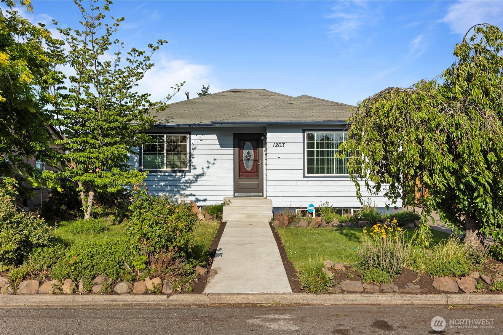 1203 S 8th Ave
