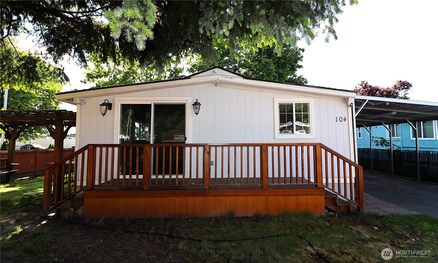 401 37th Street 104 Property Photo 2