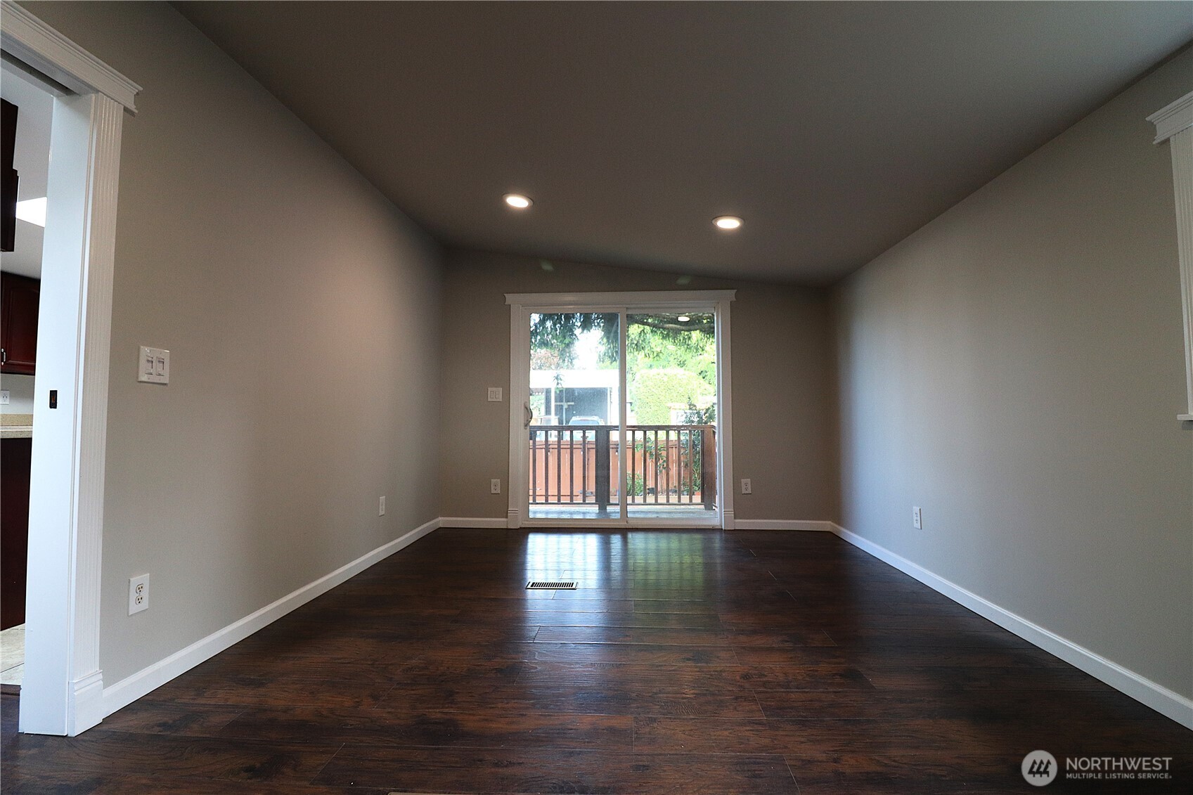 401 37th Street 104 Property Photo 10