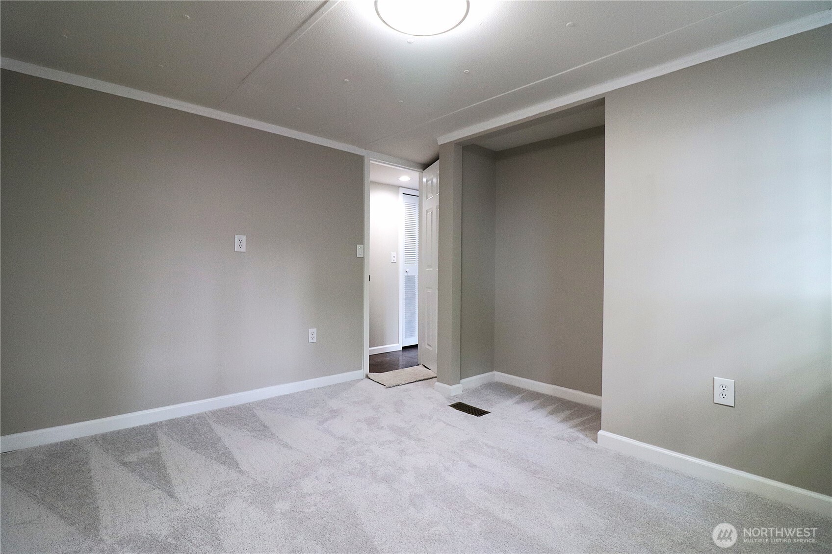 401 37th Street 104 Property Photo 17