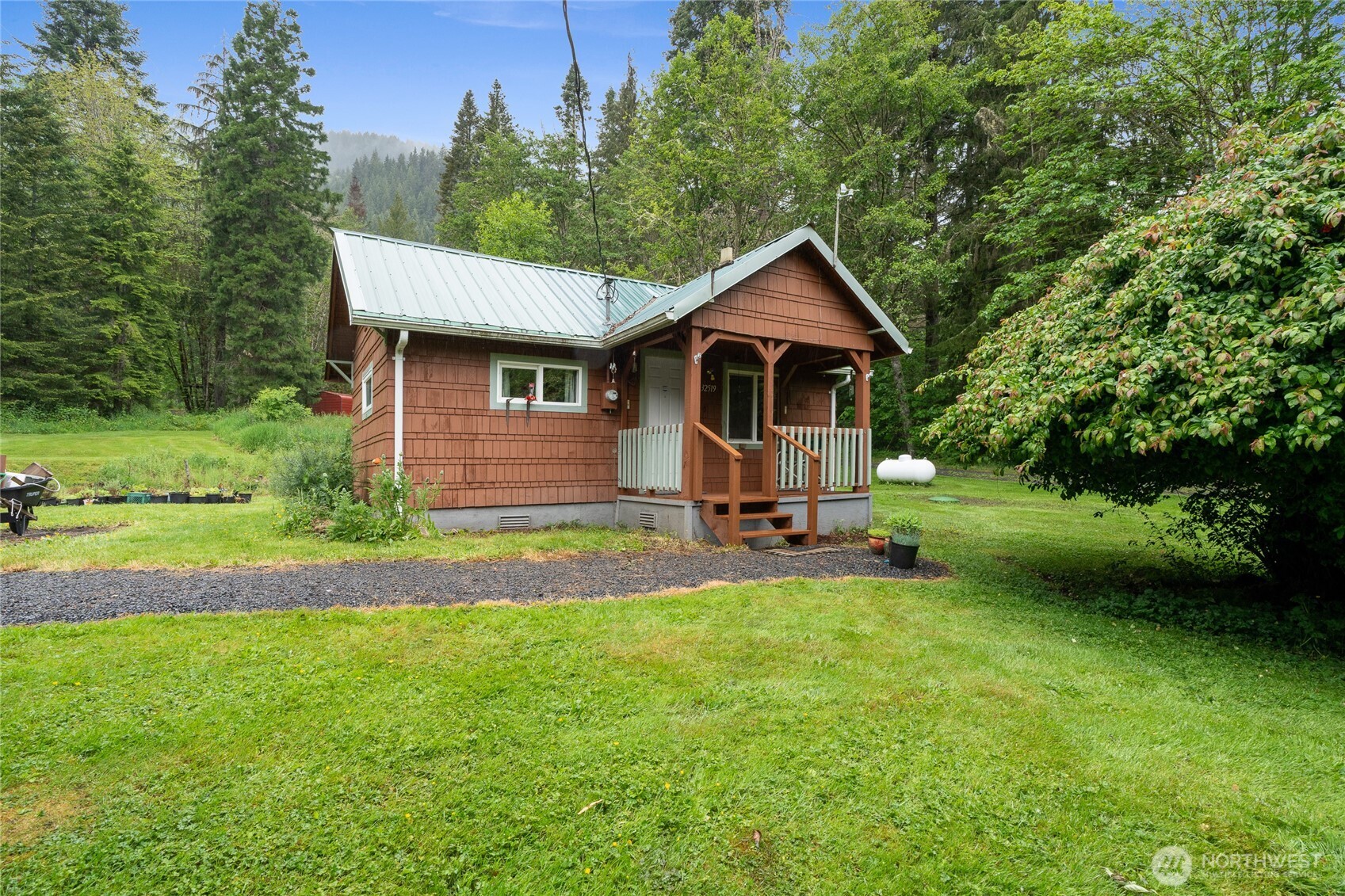 32519 State Route 706 E Property Photo 1