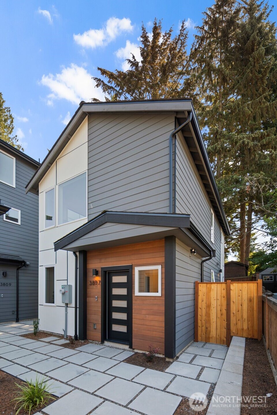 3807 Ne 89th Street Property Photo 2