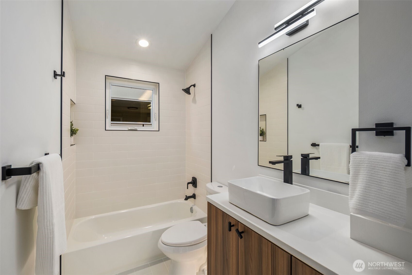 3807 Ne 89th Street Property Photo 16